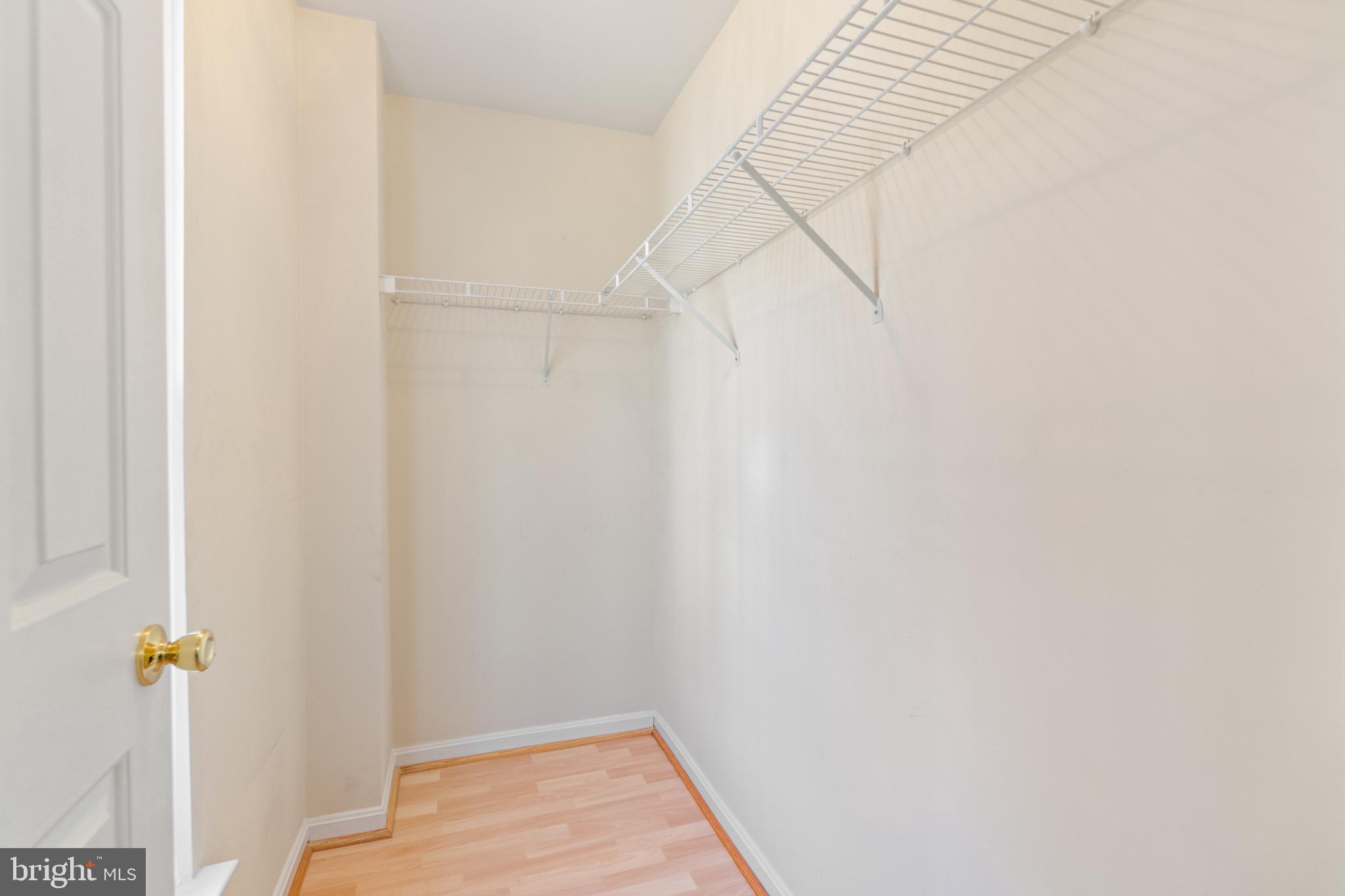 CROMWELL FOUNTAIN - Residential