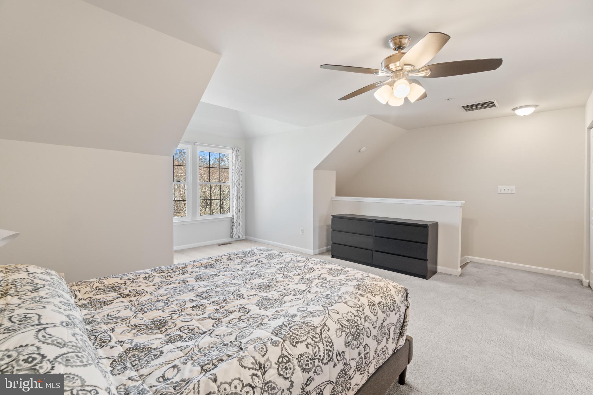 CROMWELL FOUNTAIN - Residential