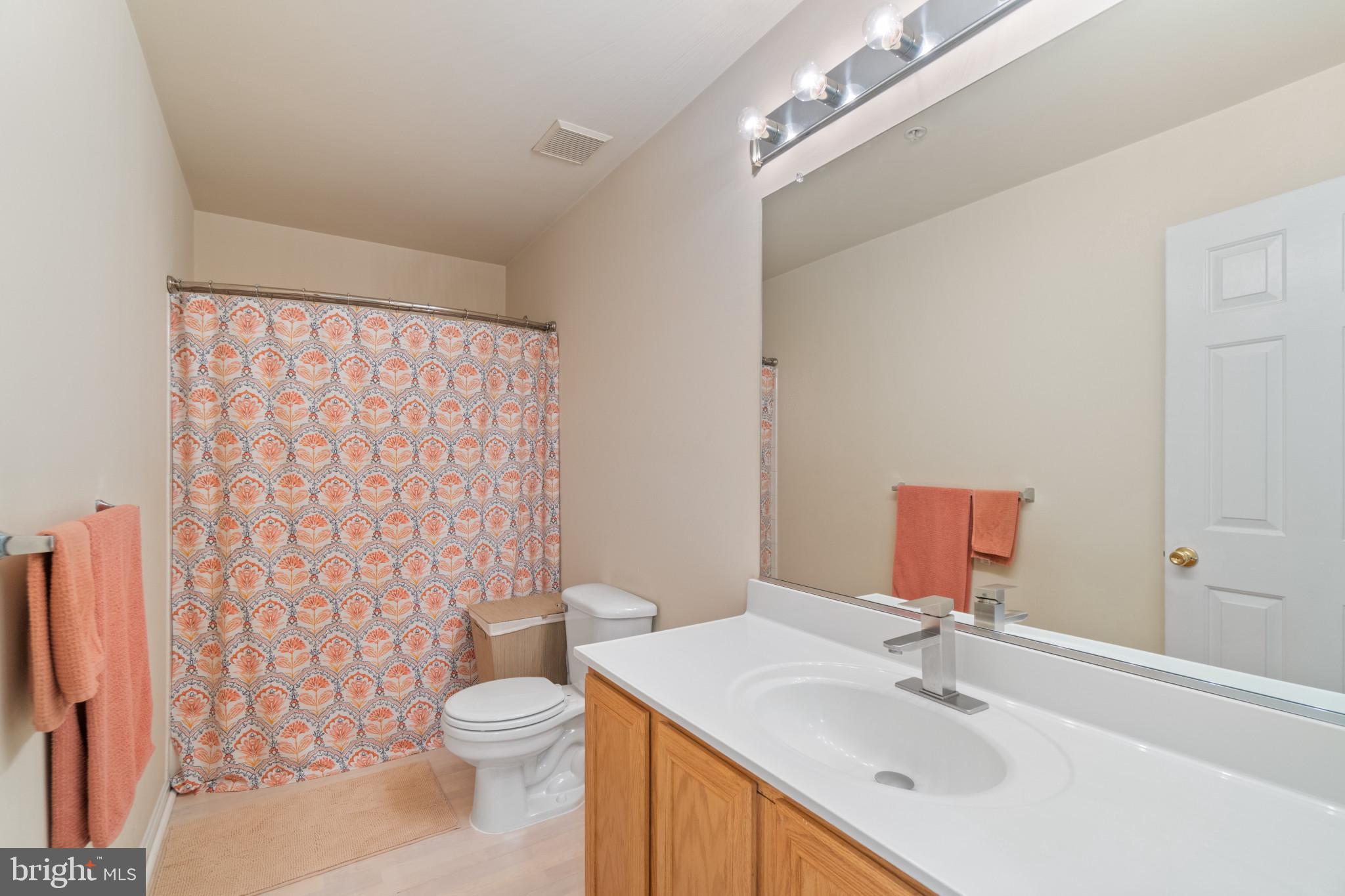 CROMWELL FOUNTAIN - Residential