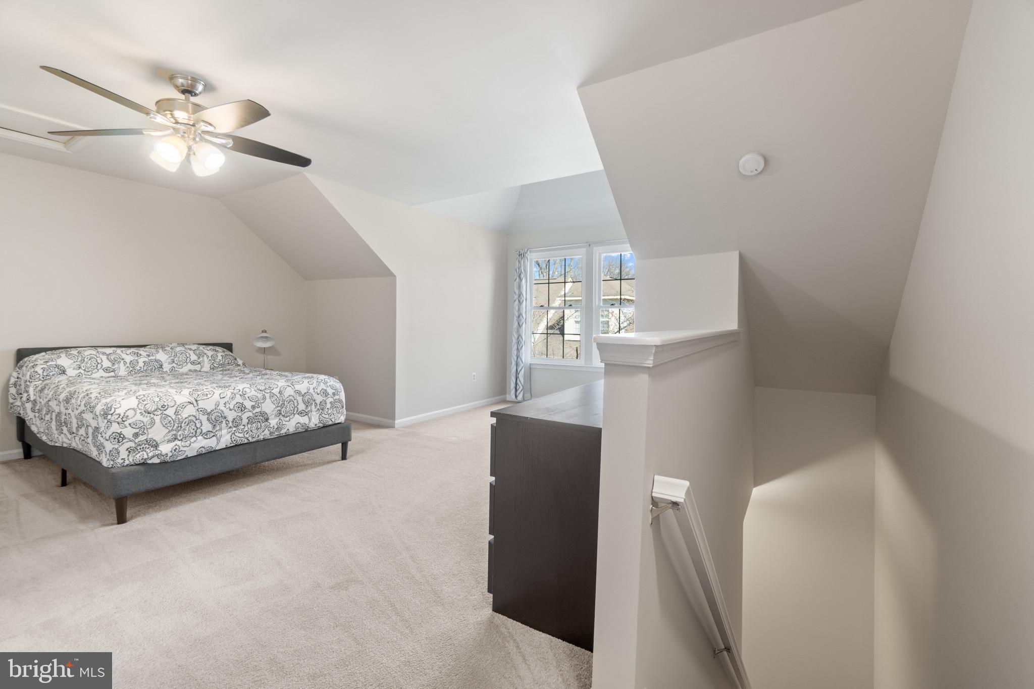 CROMWELL FOUNTAIN - Residential