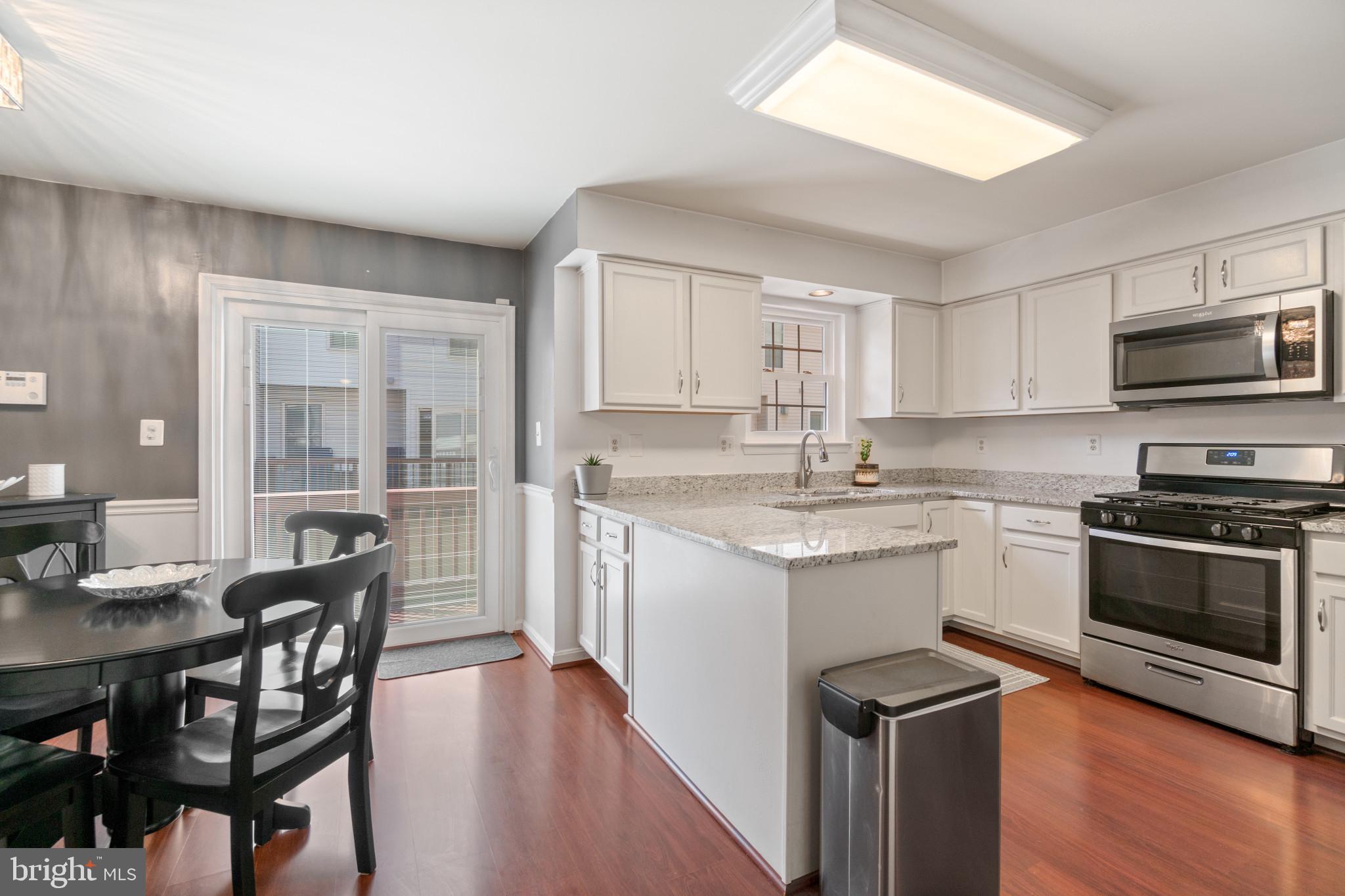 CROMWELL FOUNTAIN - Residential