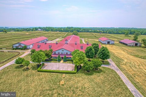 1233 EARLE ROAD CHARLES TOWN WV 25414