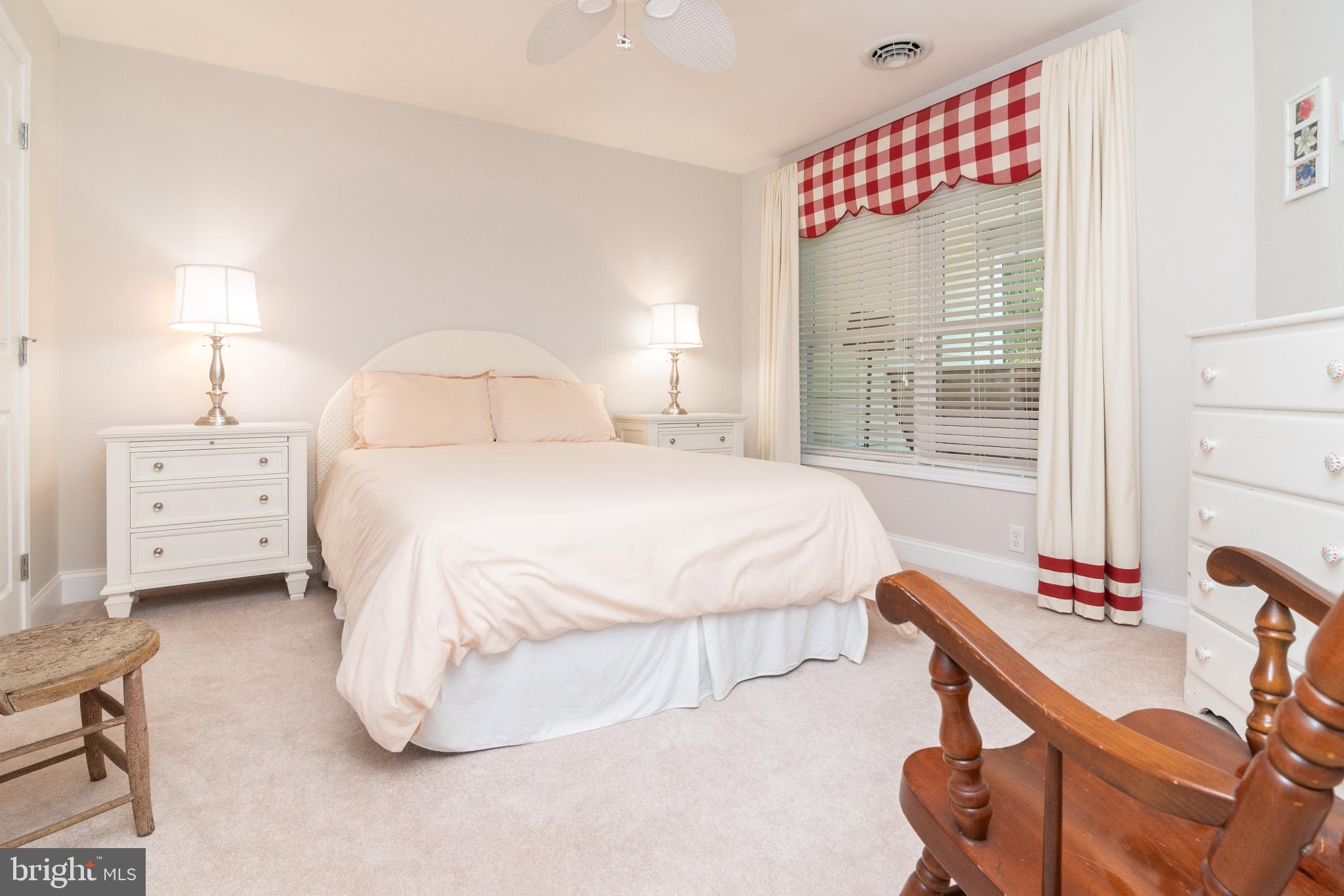 BAYWOOD - Residential
