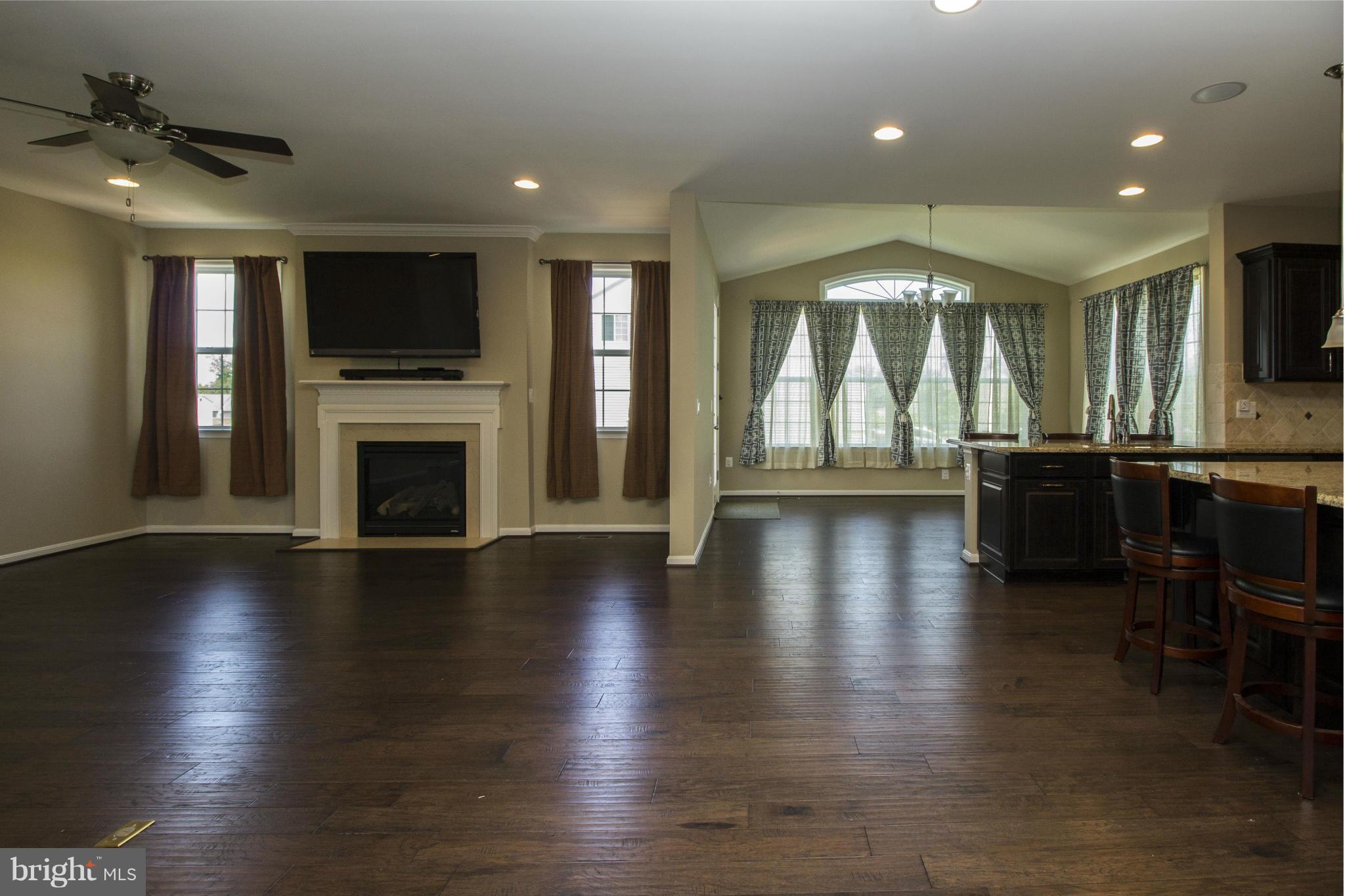 STONEWALL MANOR - Residential