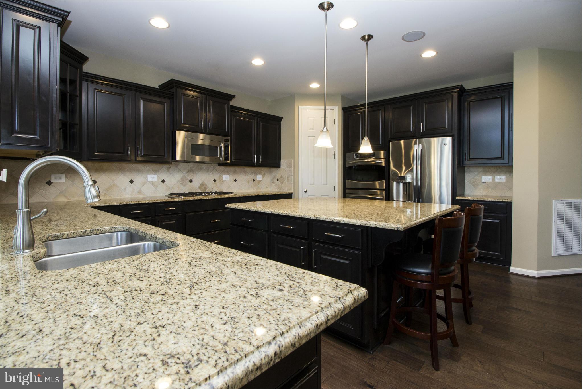 STONEWALL MANOR - Residential