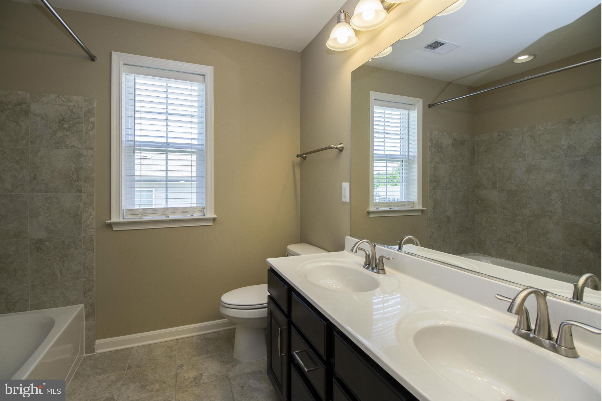 STONEWALL MANOR - Residential