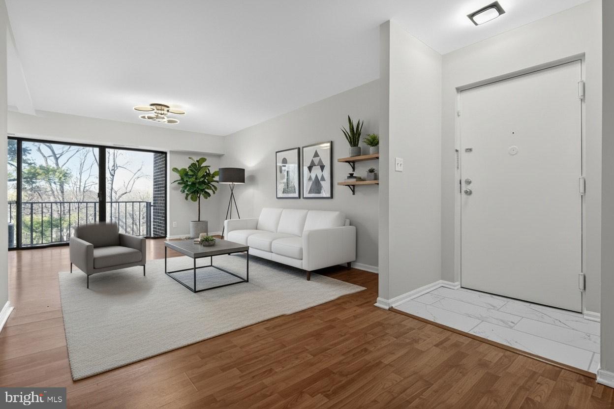 HERITAGE COURT - Residential