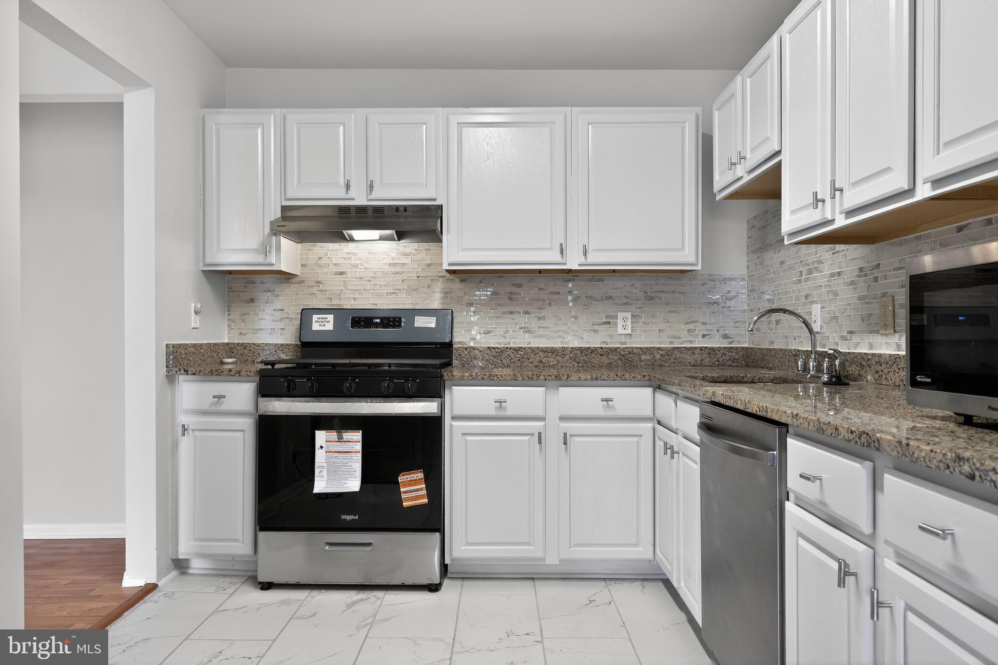 HERITAGE COURT - Residential