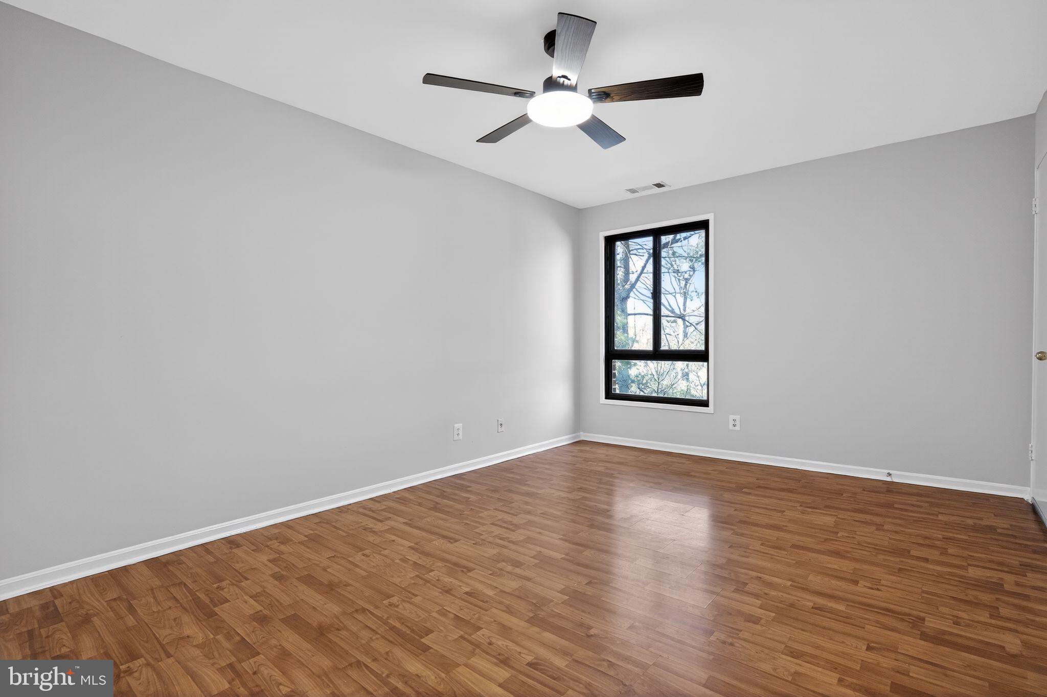 HERITAGE COURT - Residential