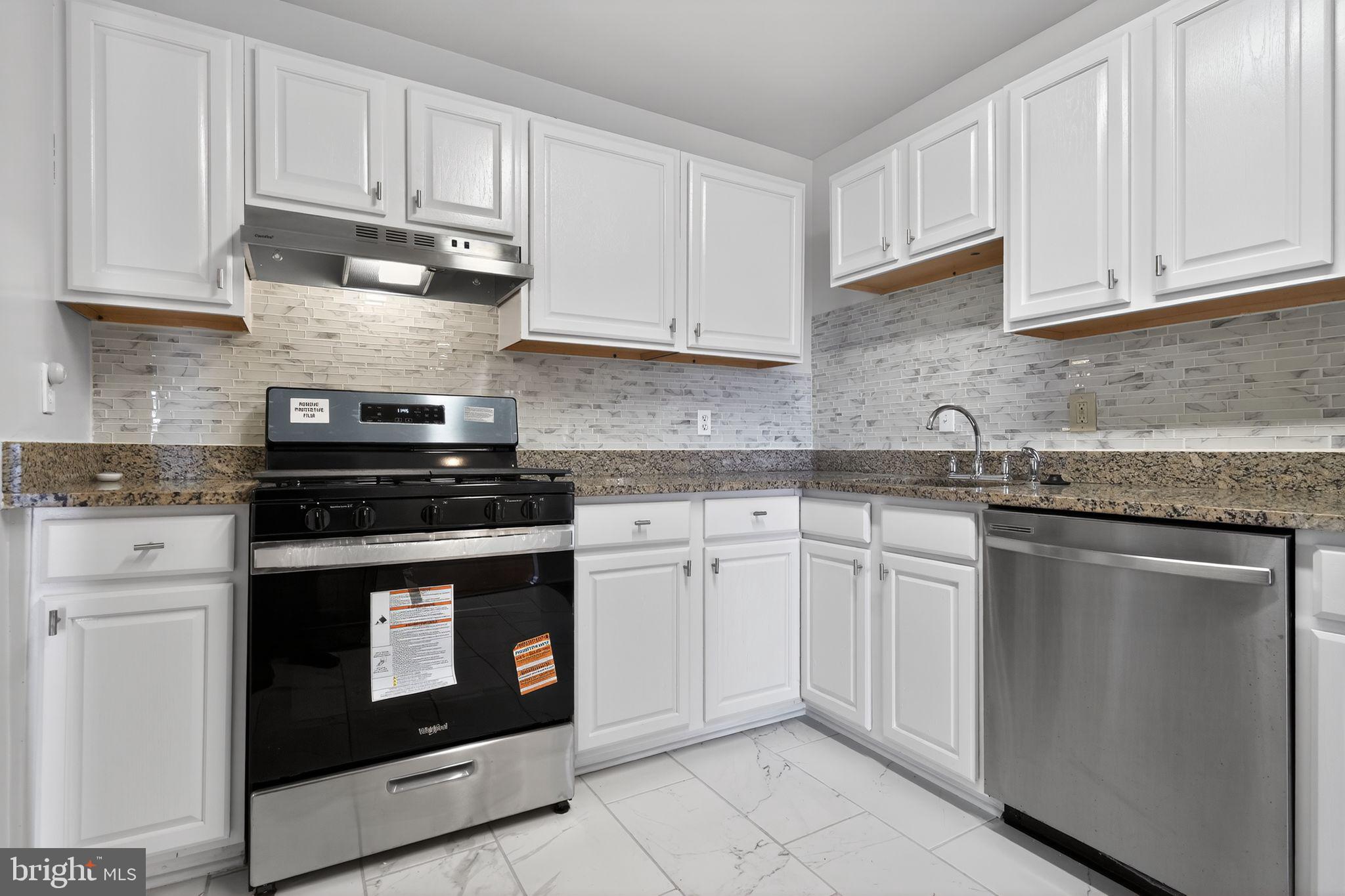 HERITAGE COURT - Residential