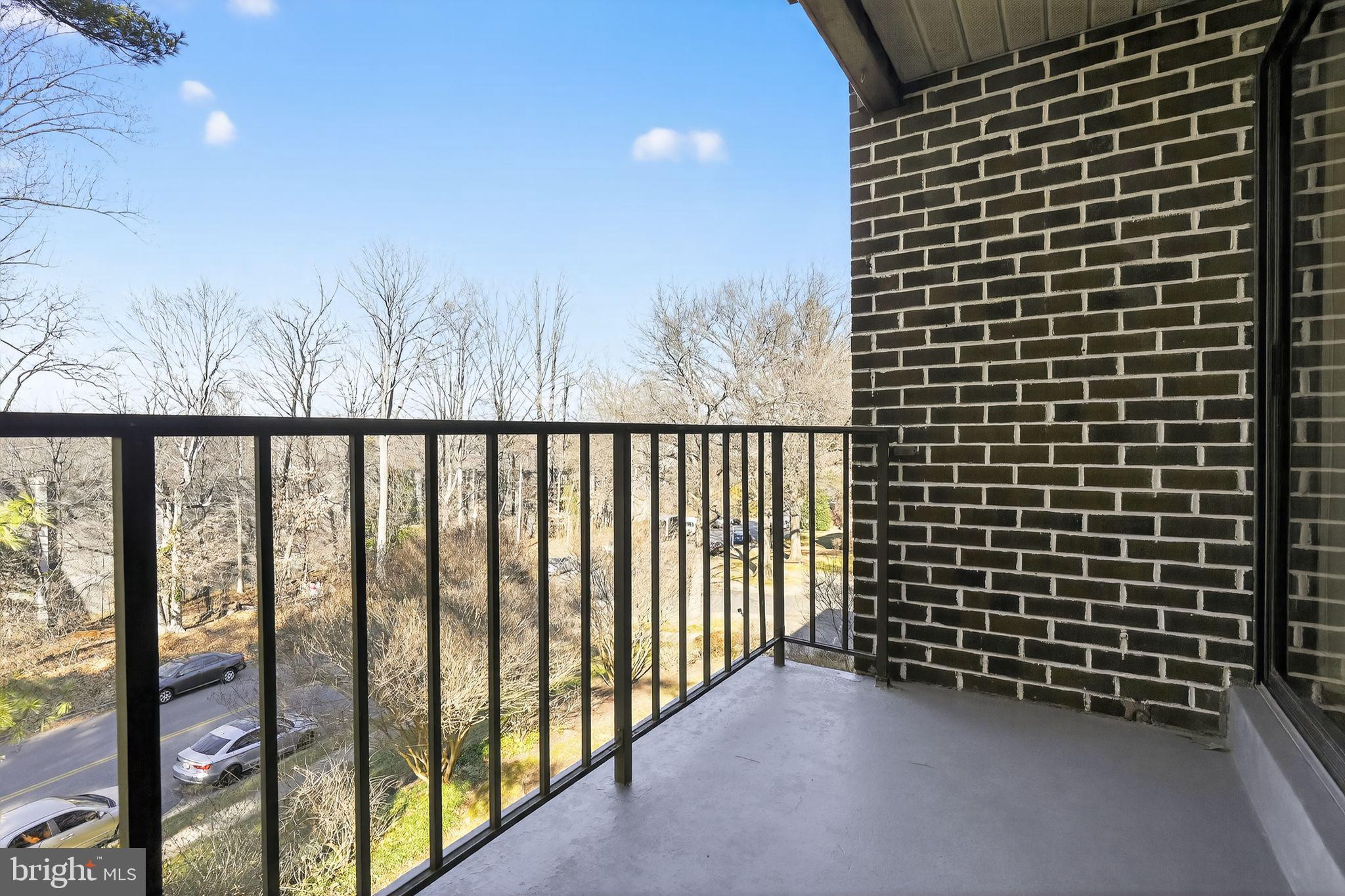 HERITAGE COURT - Residential