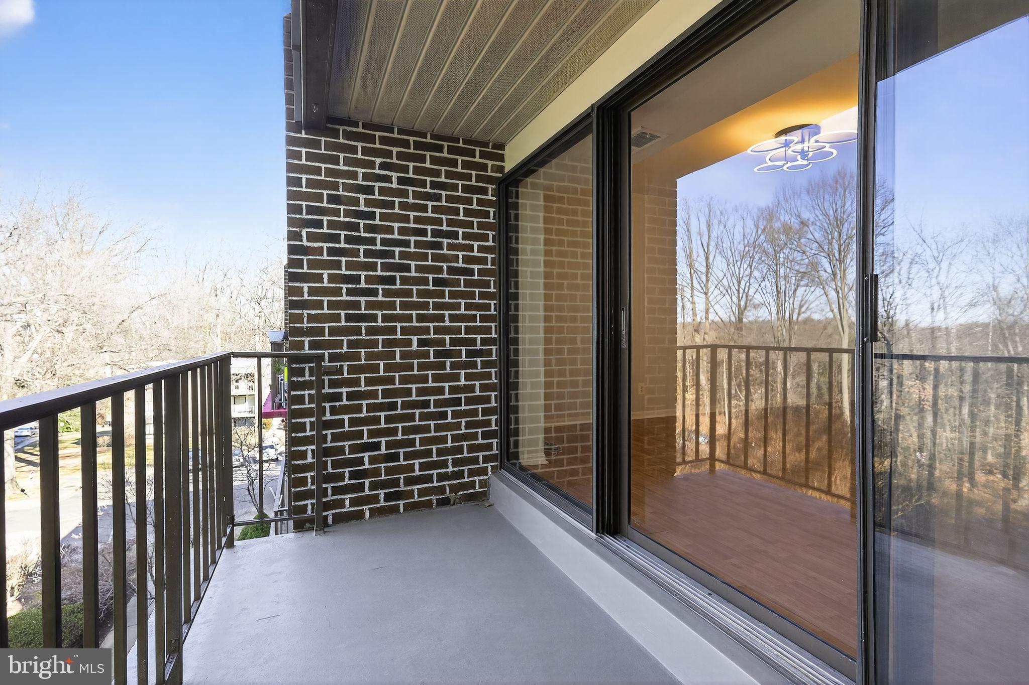 HERITAGE COURT - Residential