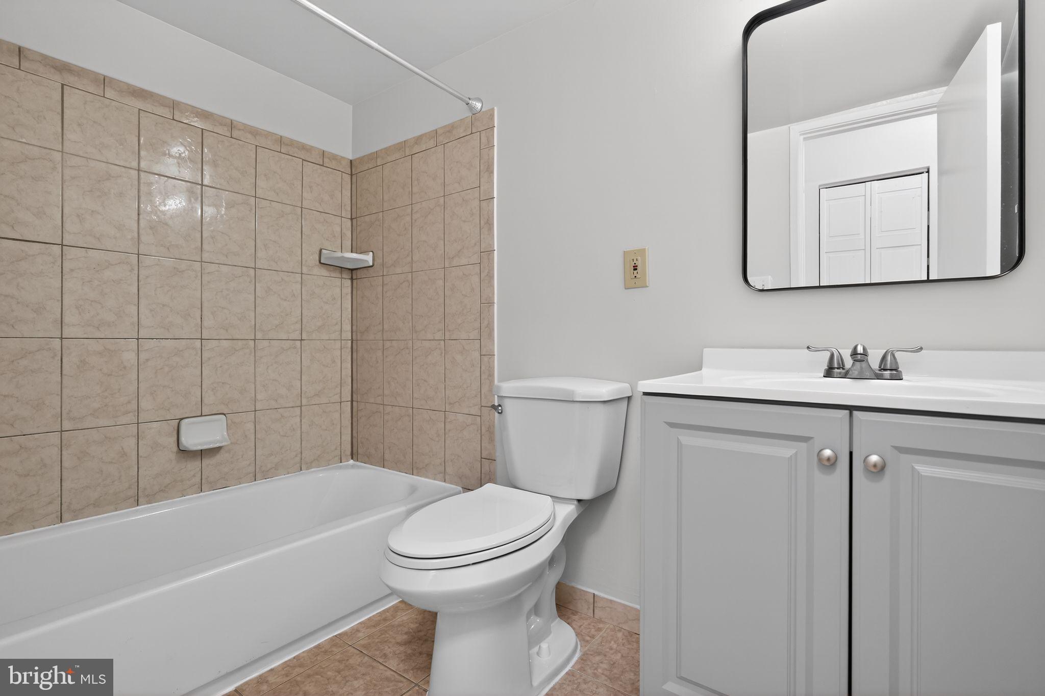 HERITAGE COURT - Residential