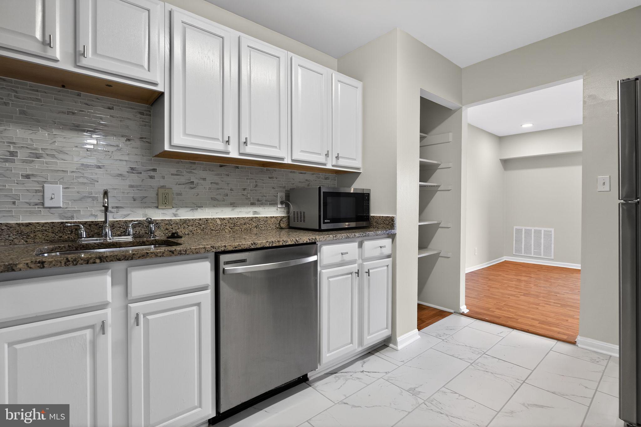 HERITAGE COURT - Residential