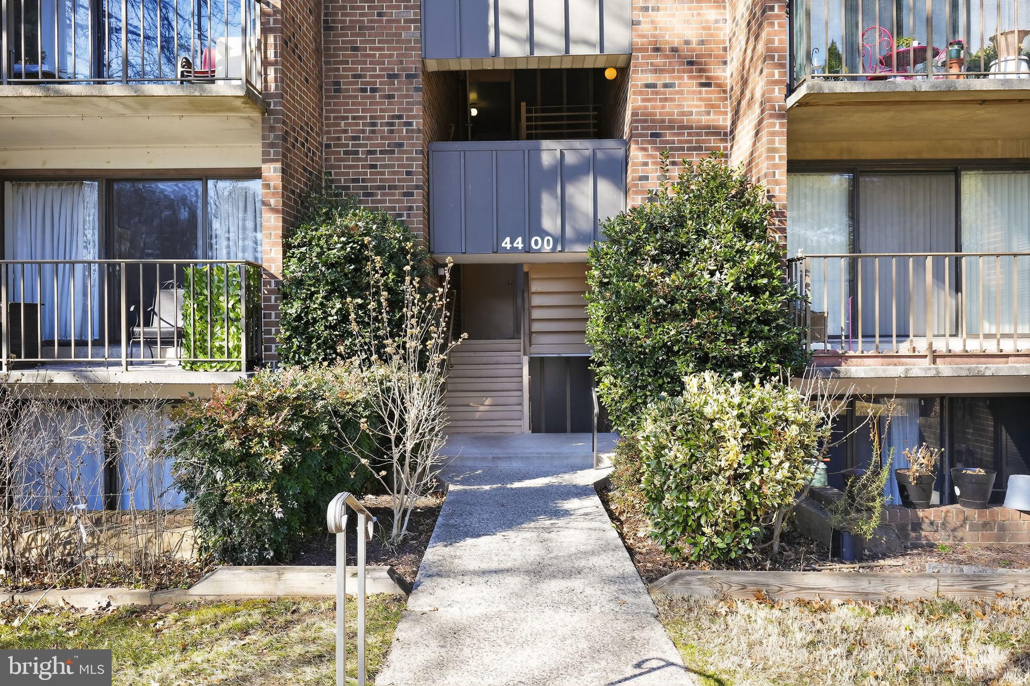 HERITAGE COURT - Residential