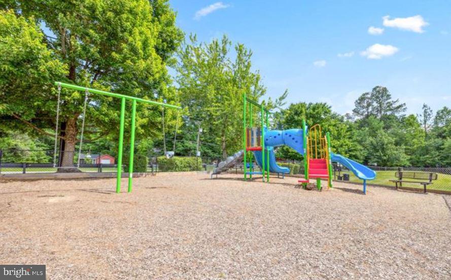 TOWNES OF ASHLEIGH - Residential