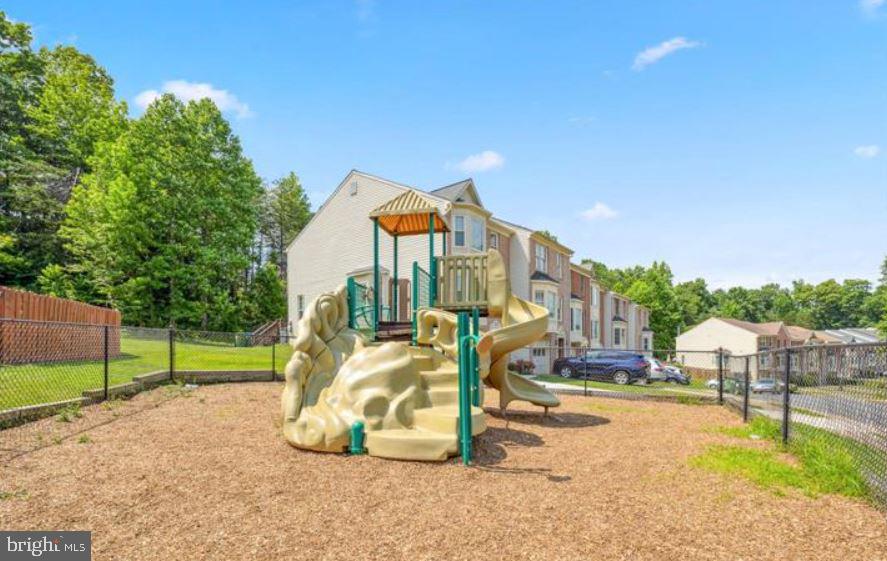 TOWNES OF ASHLEIGH - Residential