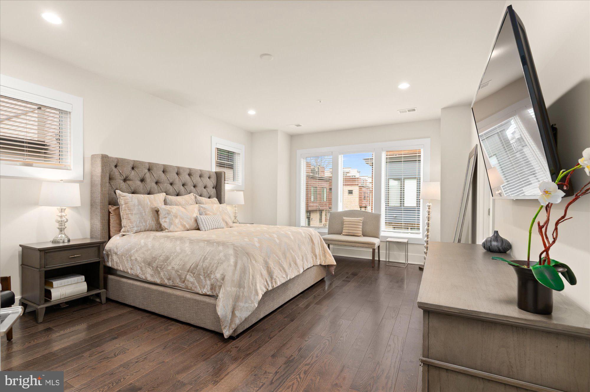 GROSVENOR HEIGHTS - Residential