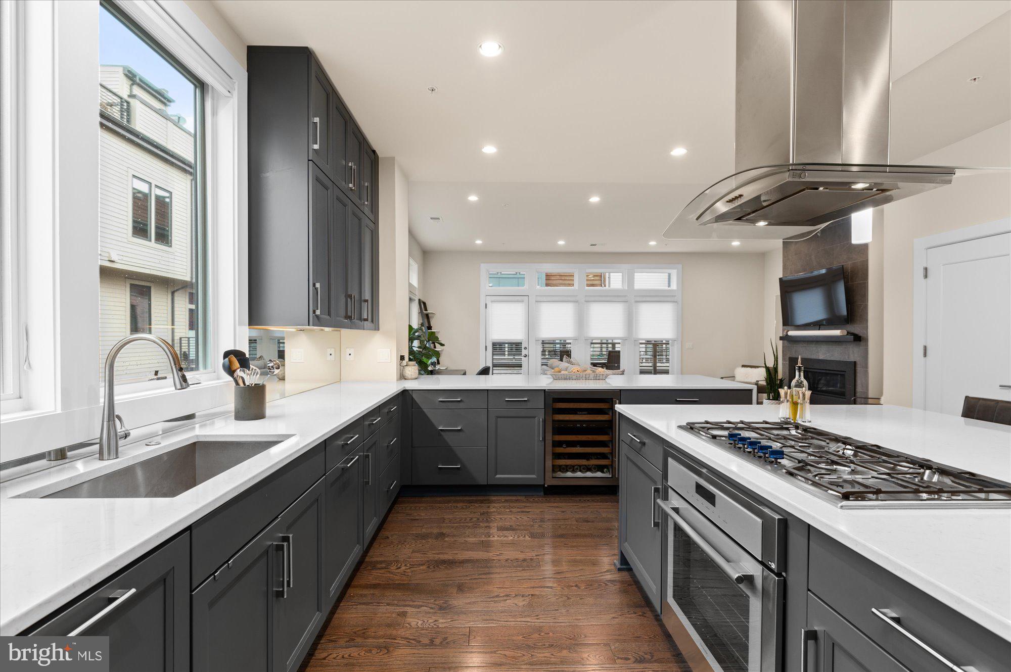 GROSVENOR HEIGHTS - Residential