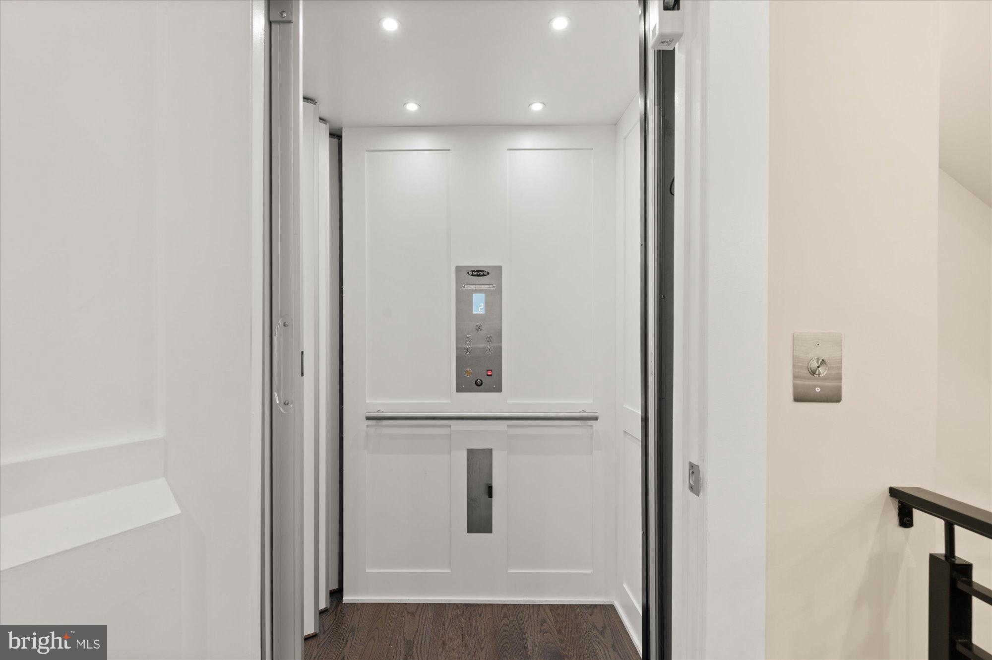 GROSVENOR HEIGHTS - Residential