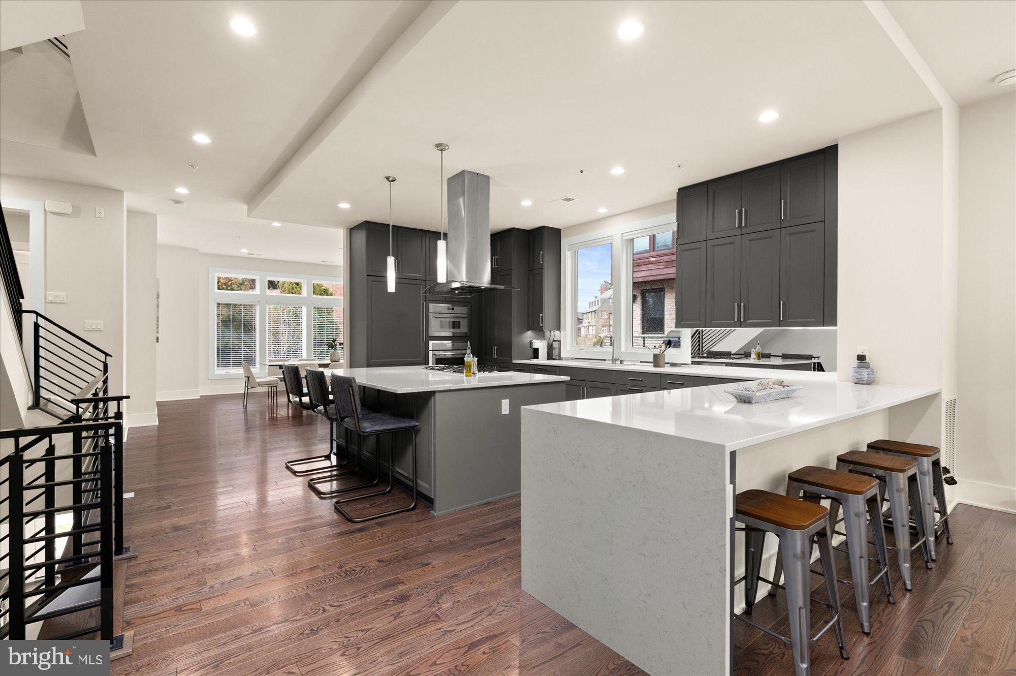 GROSVENOR HEIGHTS - Residential