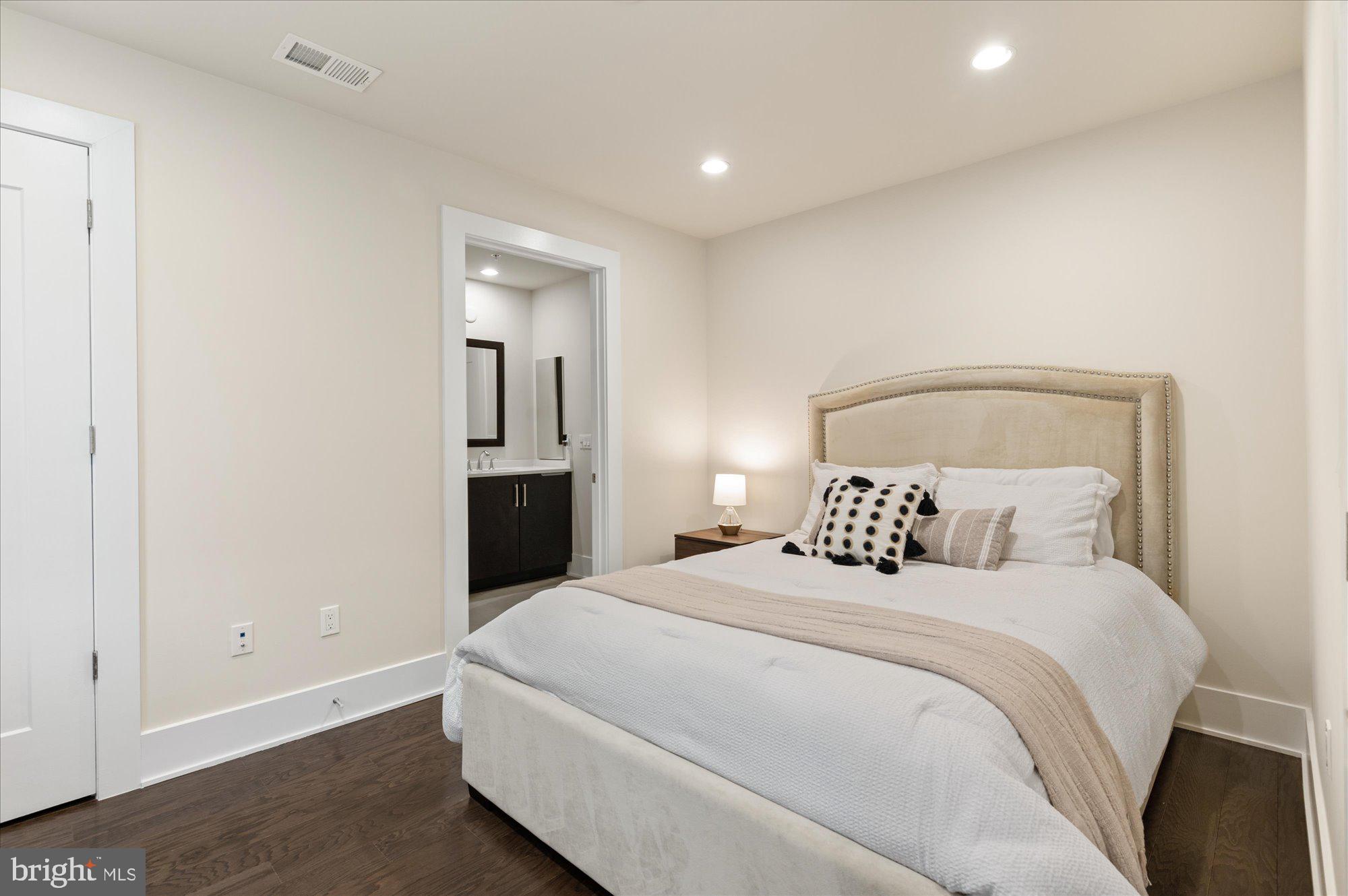 GROSVENOR HEIGHTS - Residential