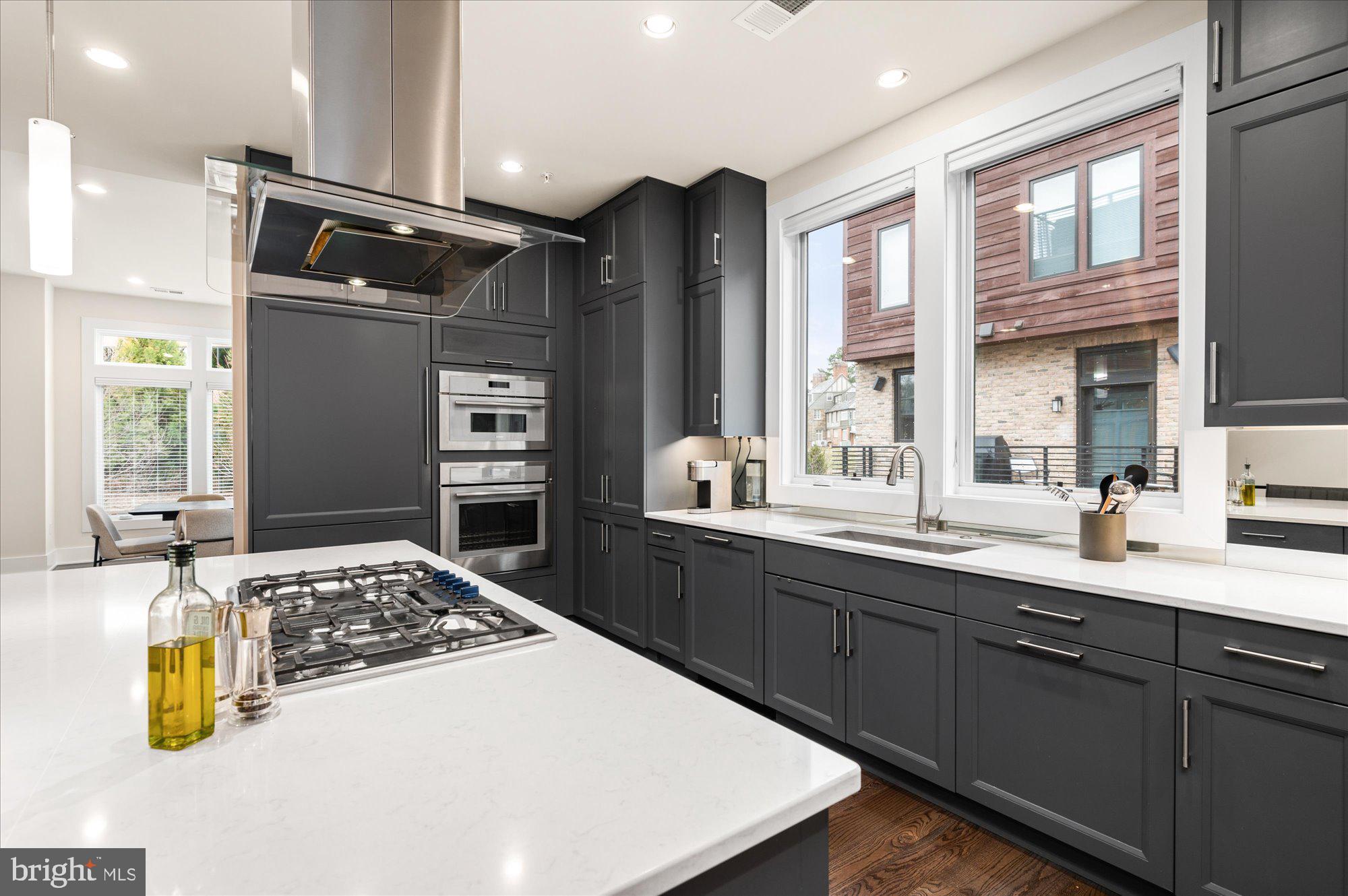 GROSVENOR HEIGHTS - Residential