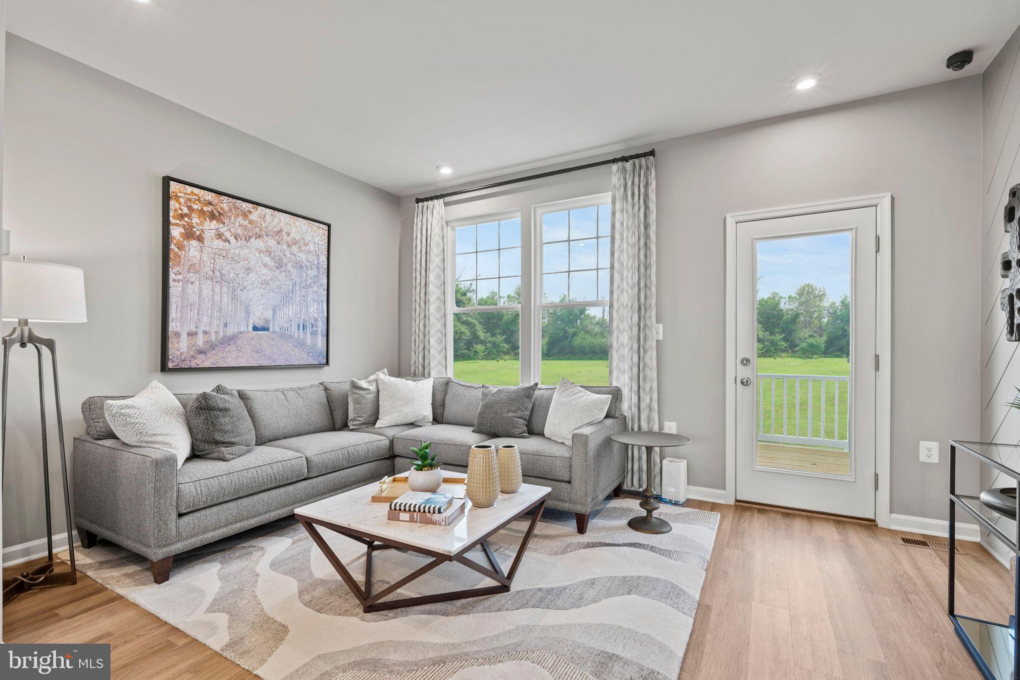 PRESIDENTS POINTE - Residential