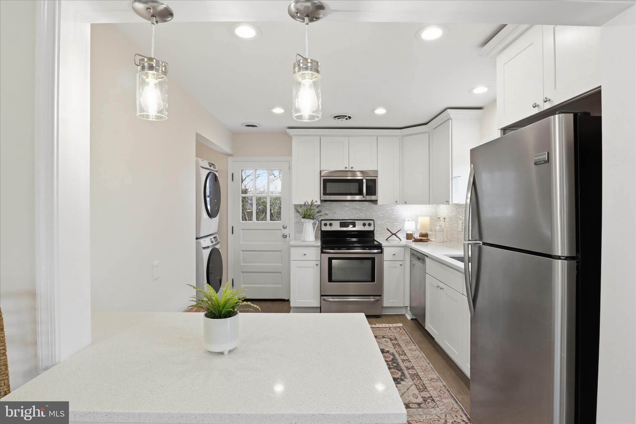 GROVETON HEIGHTS - Residential