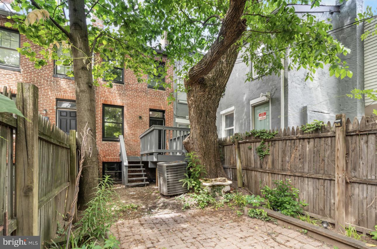 HOLLINS MARKET - Residential Lease