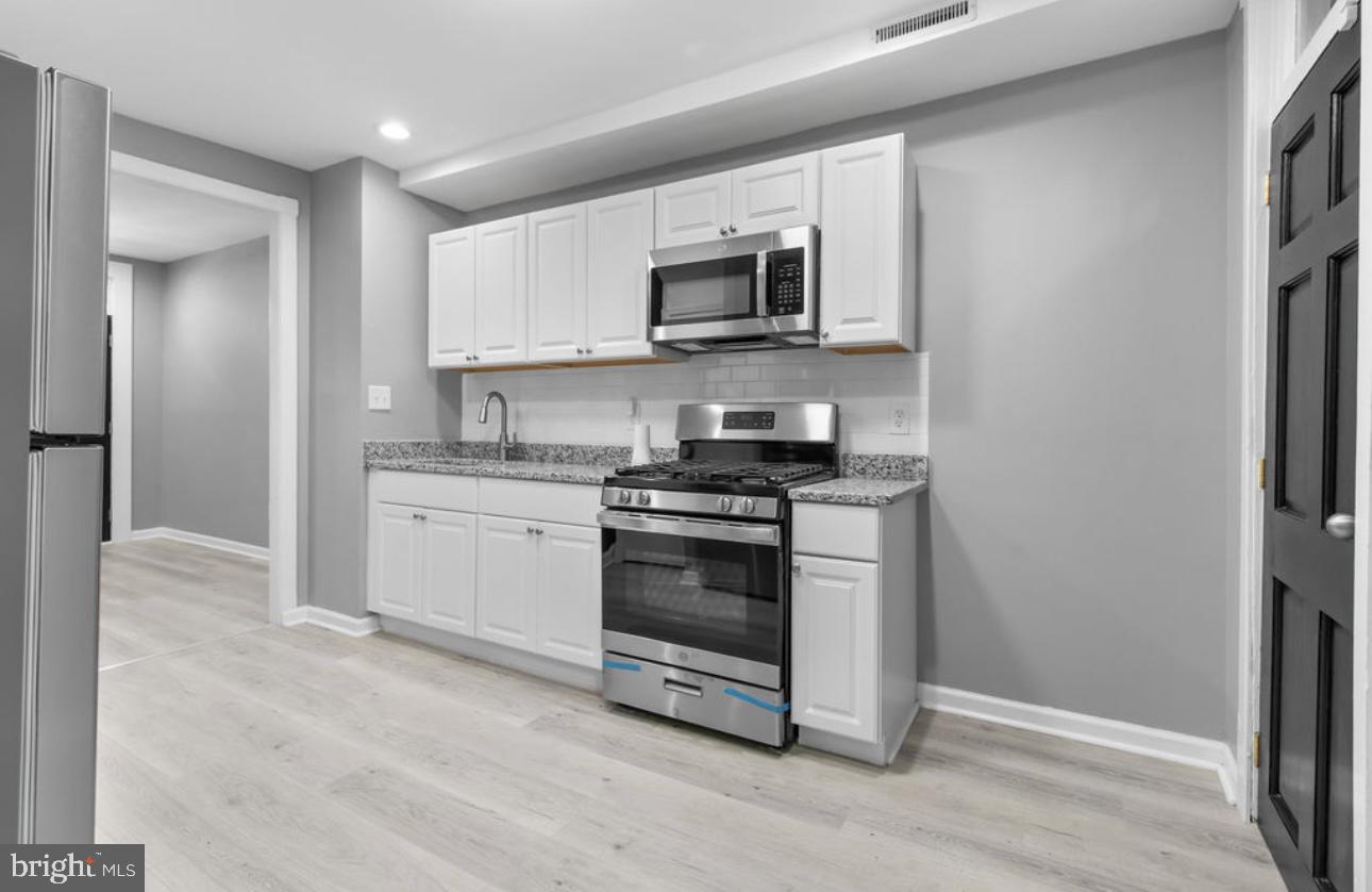 HOLLINS MARKET - Residential Lease