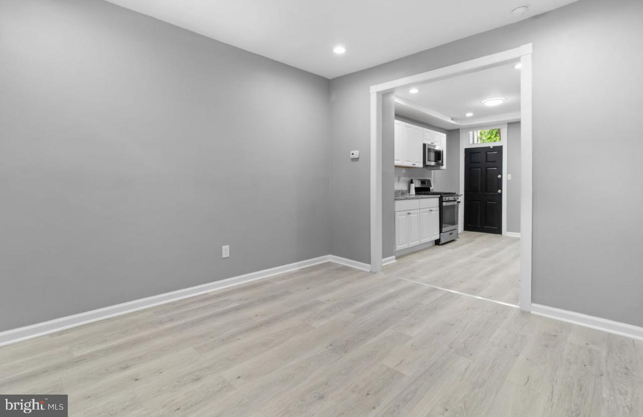 HOLLINS MARKET - Residential Lease