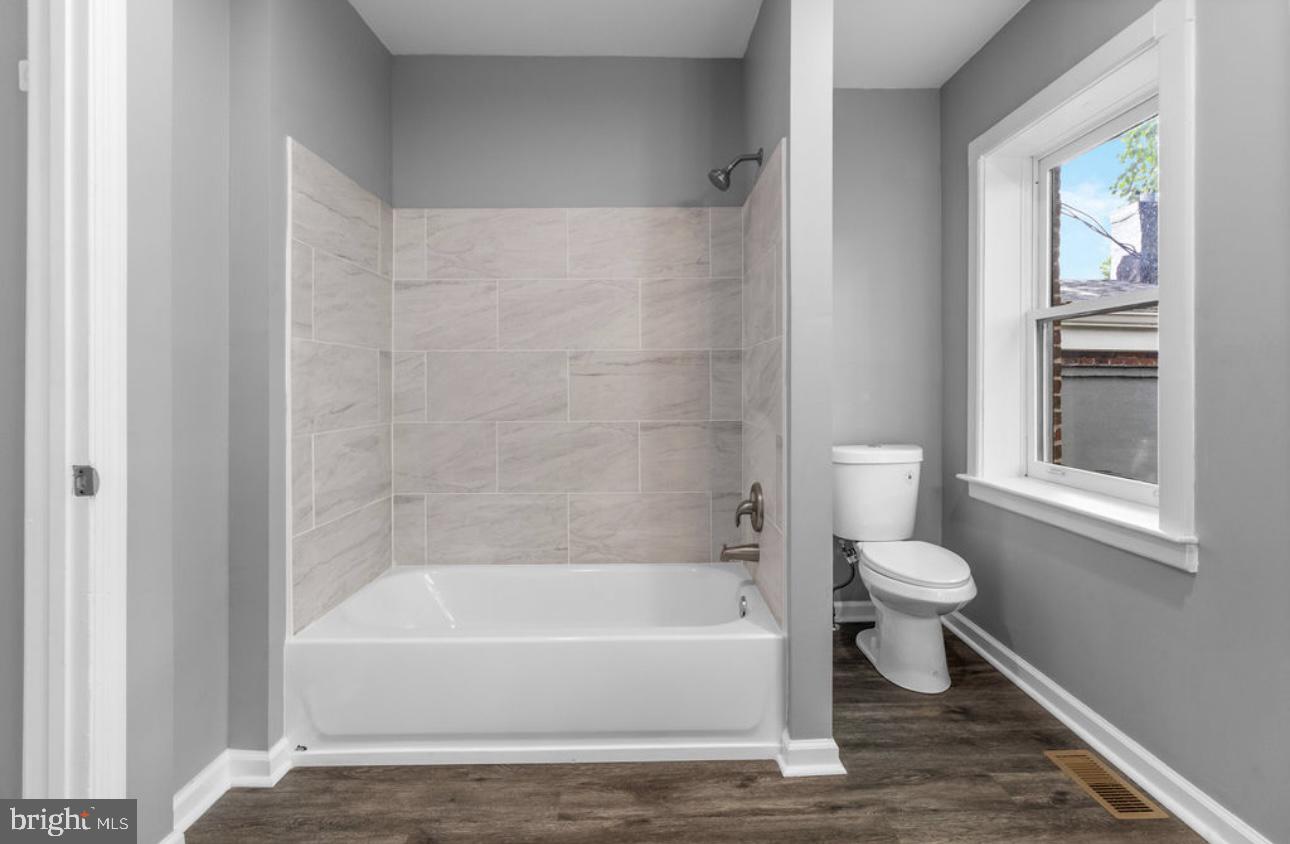 HOLLINS MARKET - Residential Lease