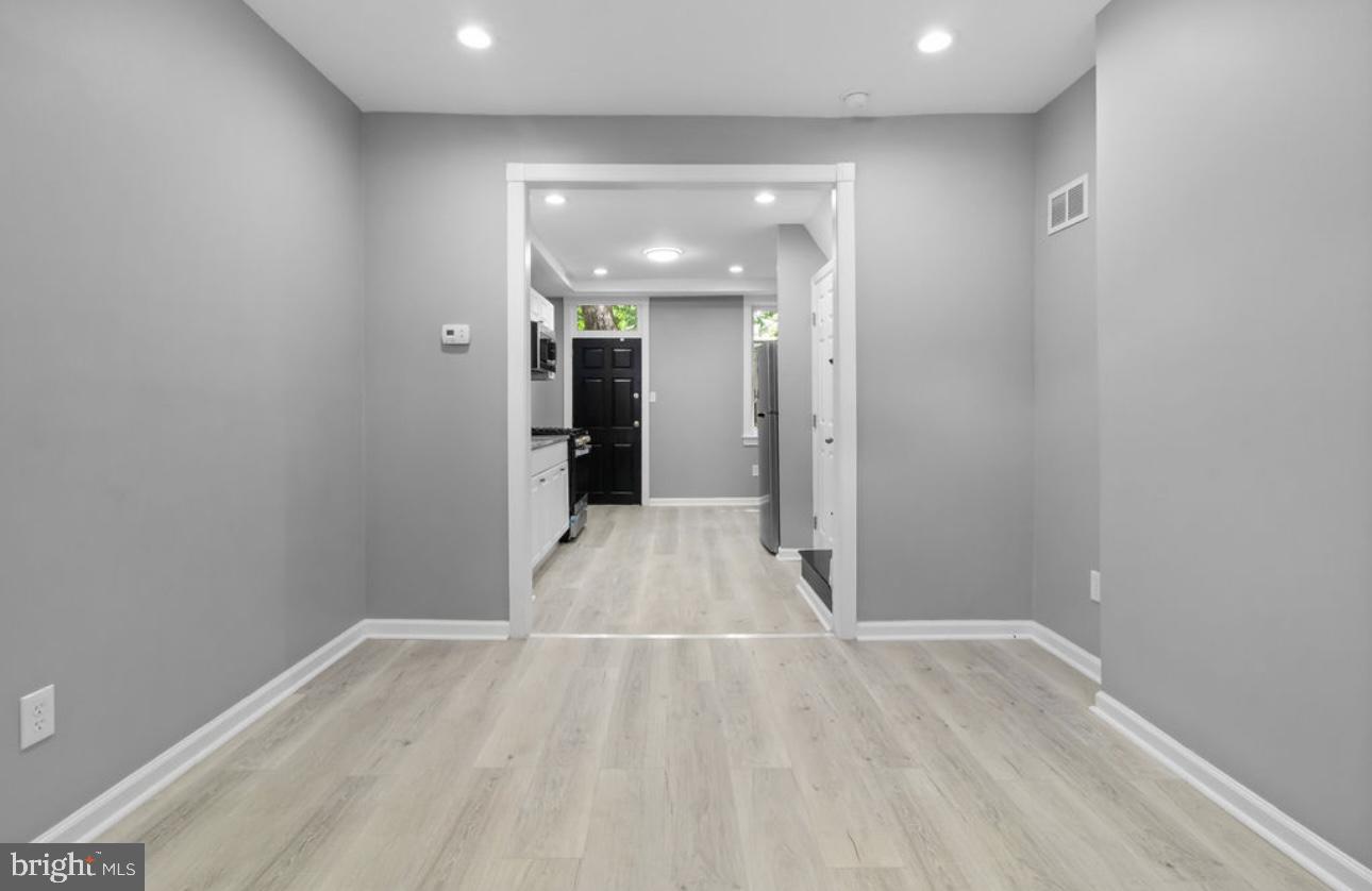 HOLLINS MARKET - Residential Lease