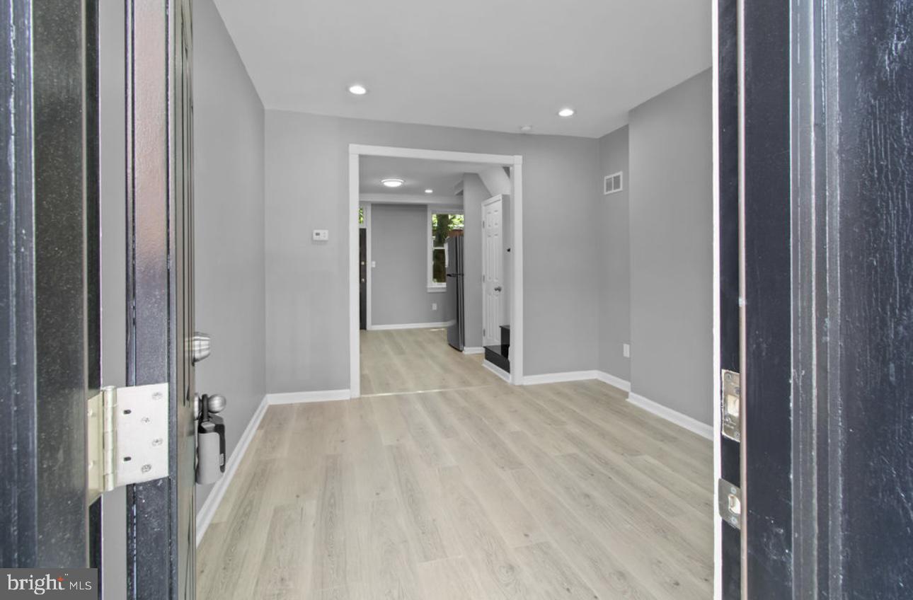 HOLLINS MARKET - Residential Lease