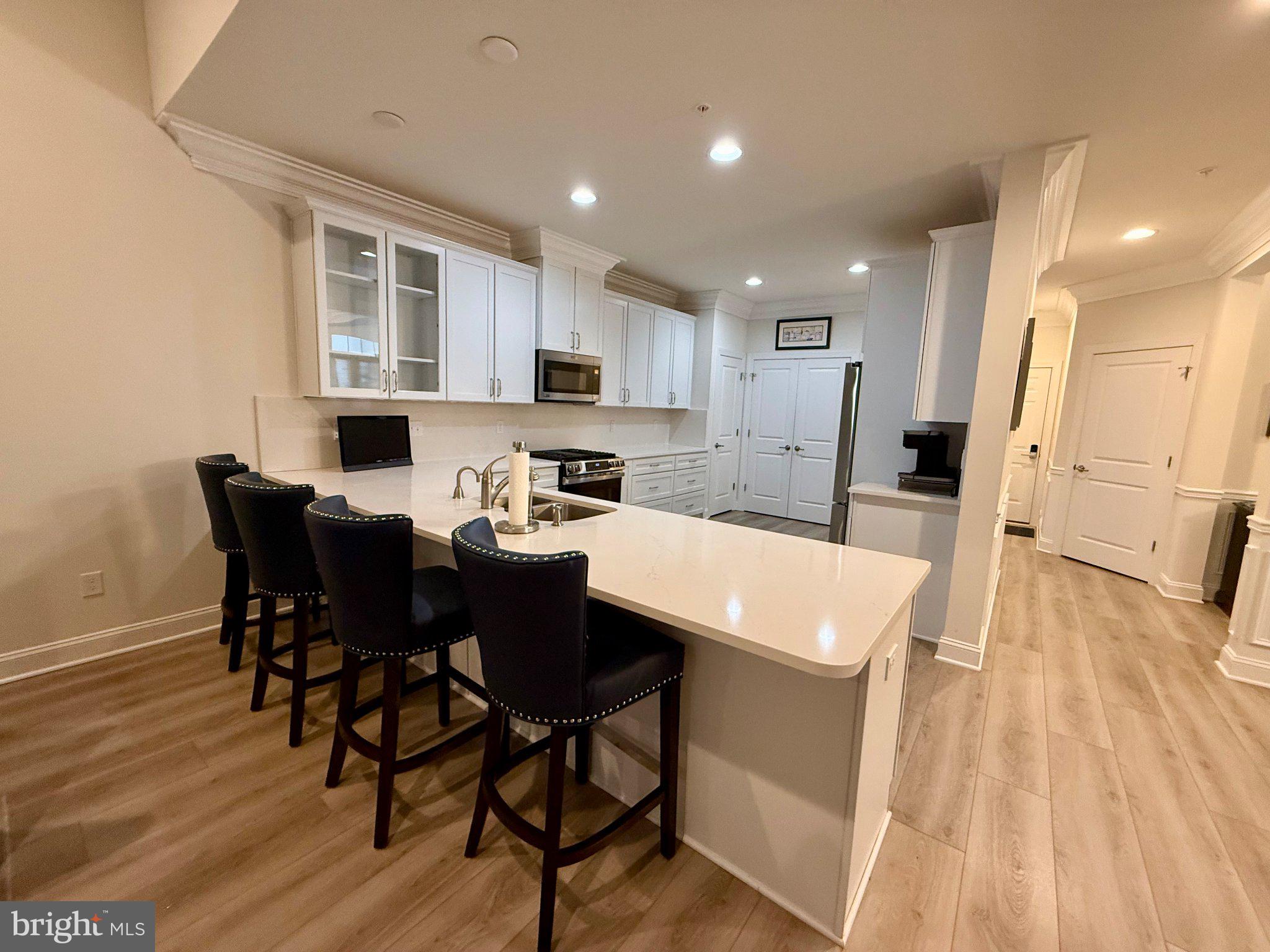 208 TOPSIDE DRIVE 211