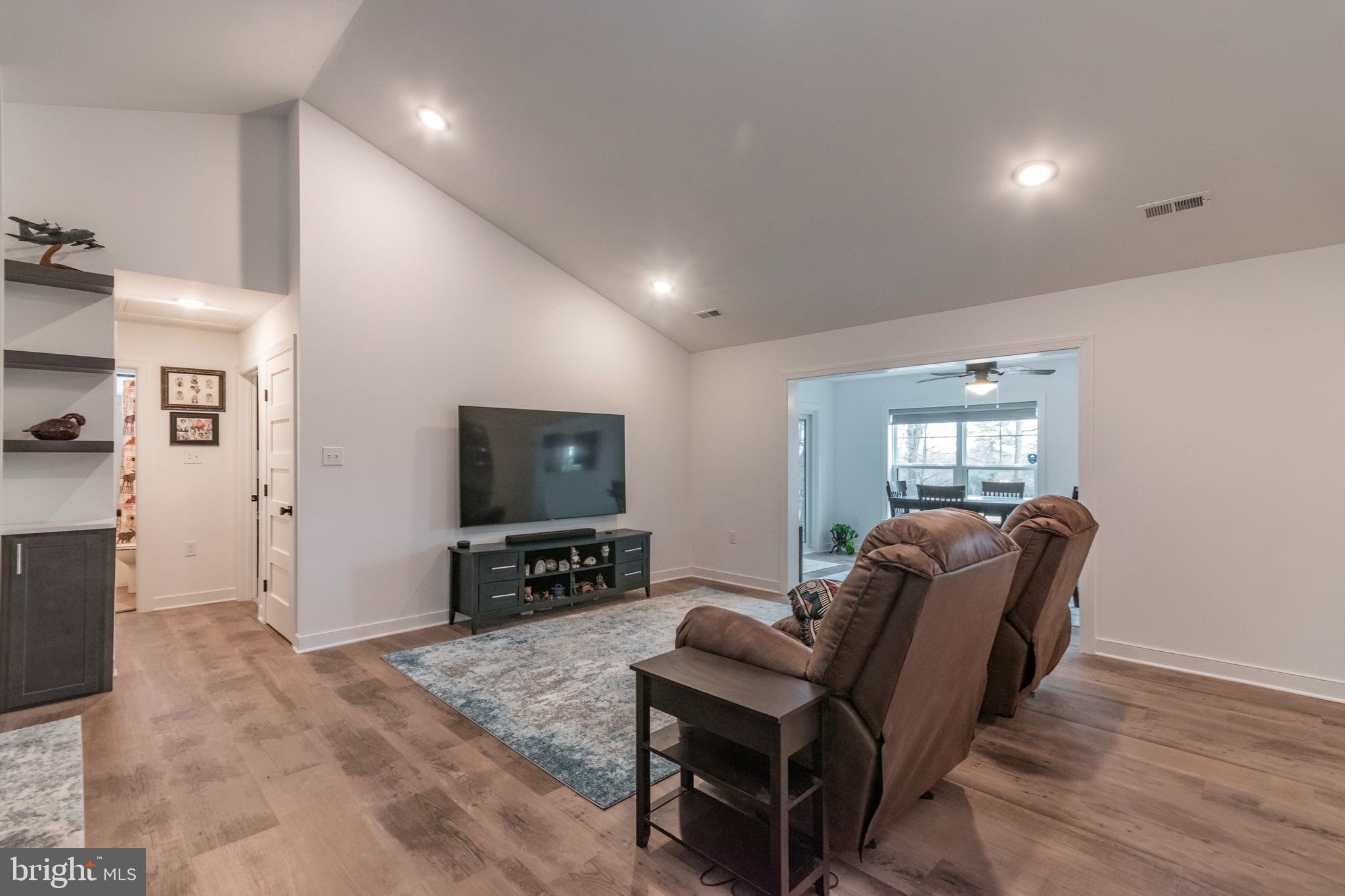 THE WOODS - Residential