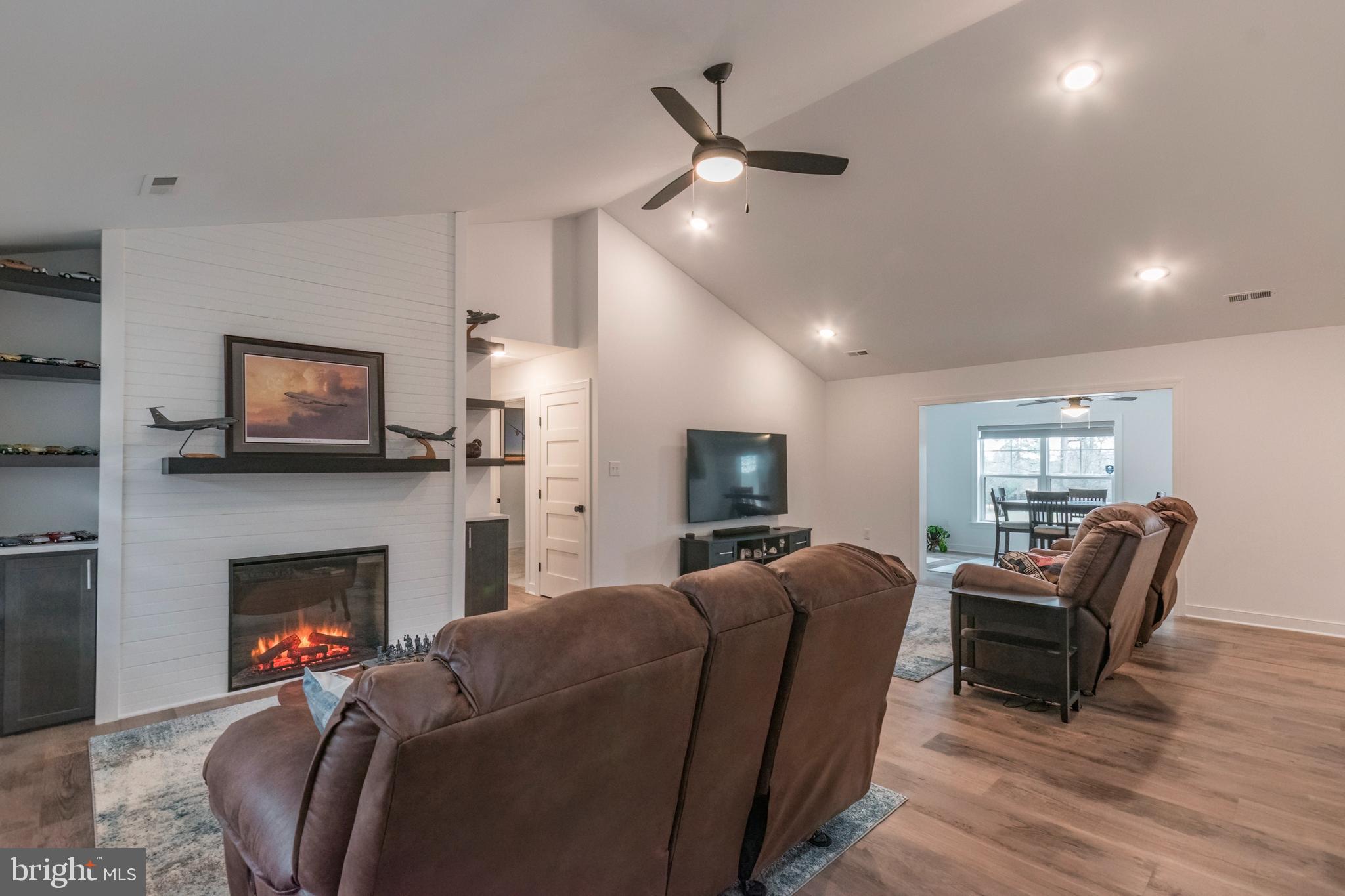 THE WOODS - Residential