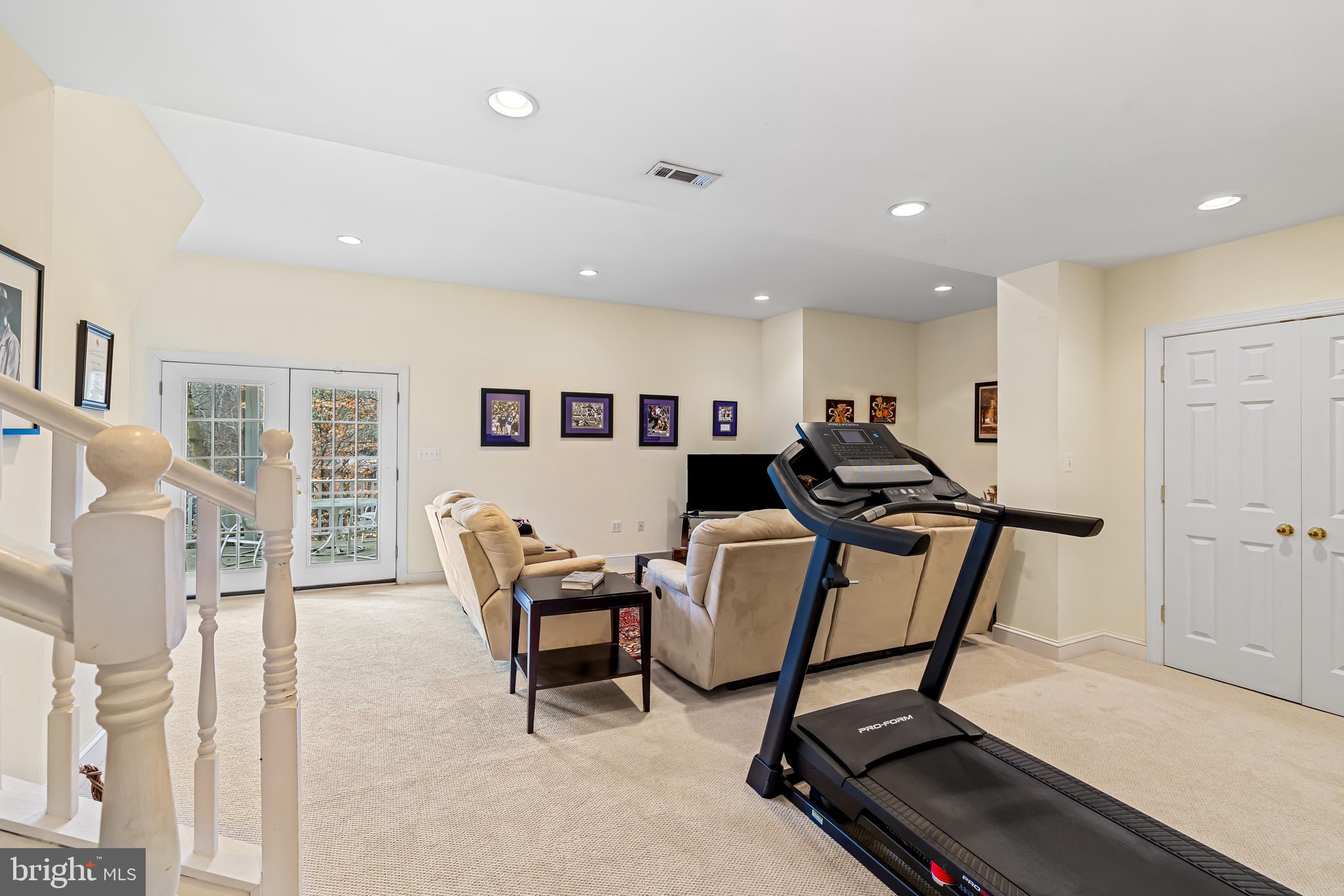 MOUNT WASHINGTON - Residential