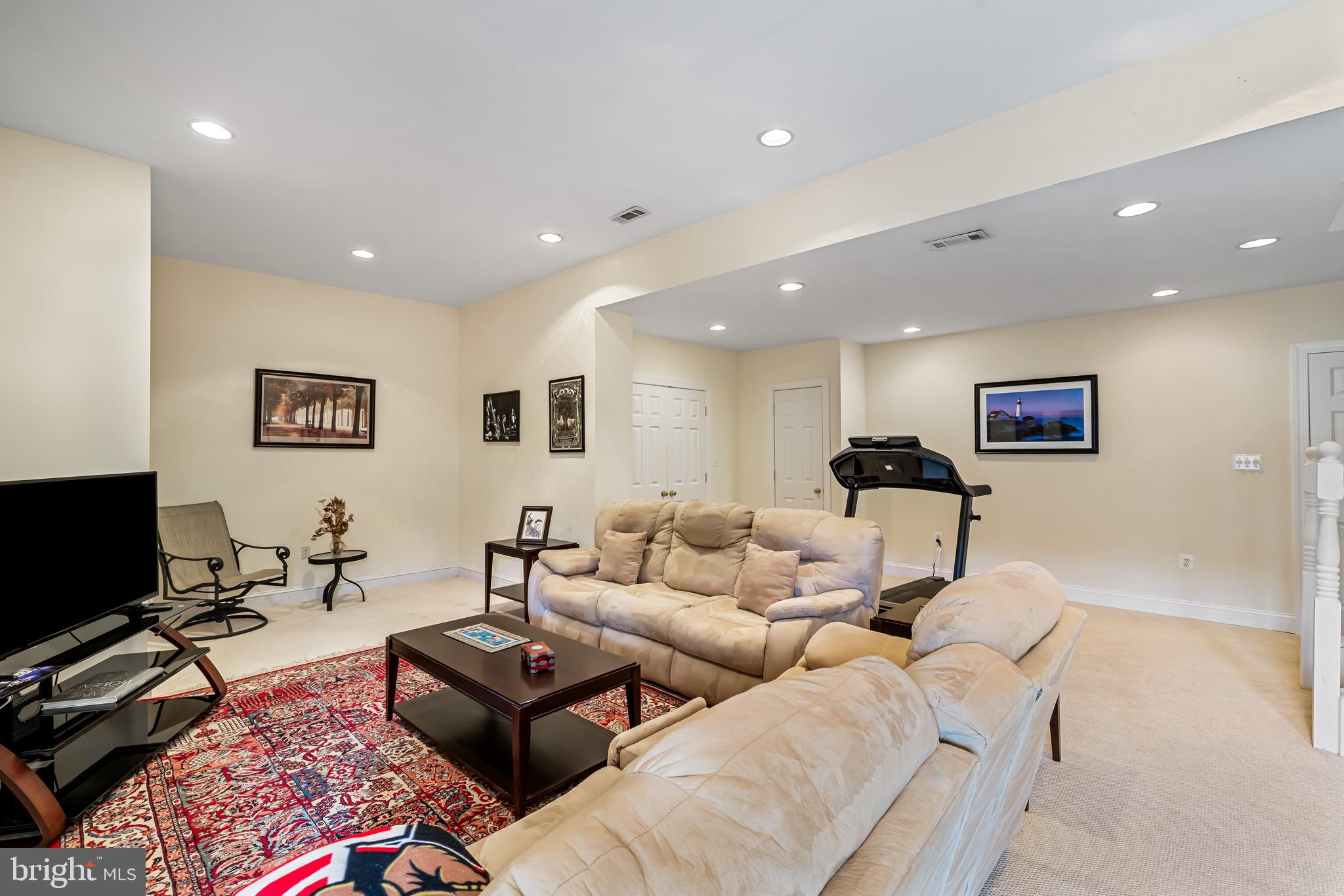 MOUNT WASHINGTON - Residential