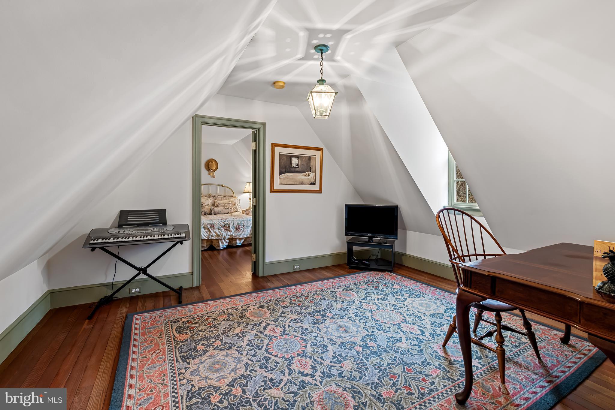 MOUNT WASHINGTON - Residential