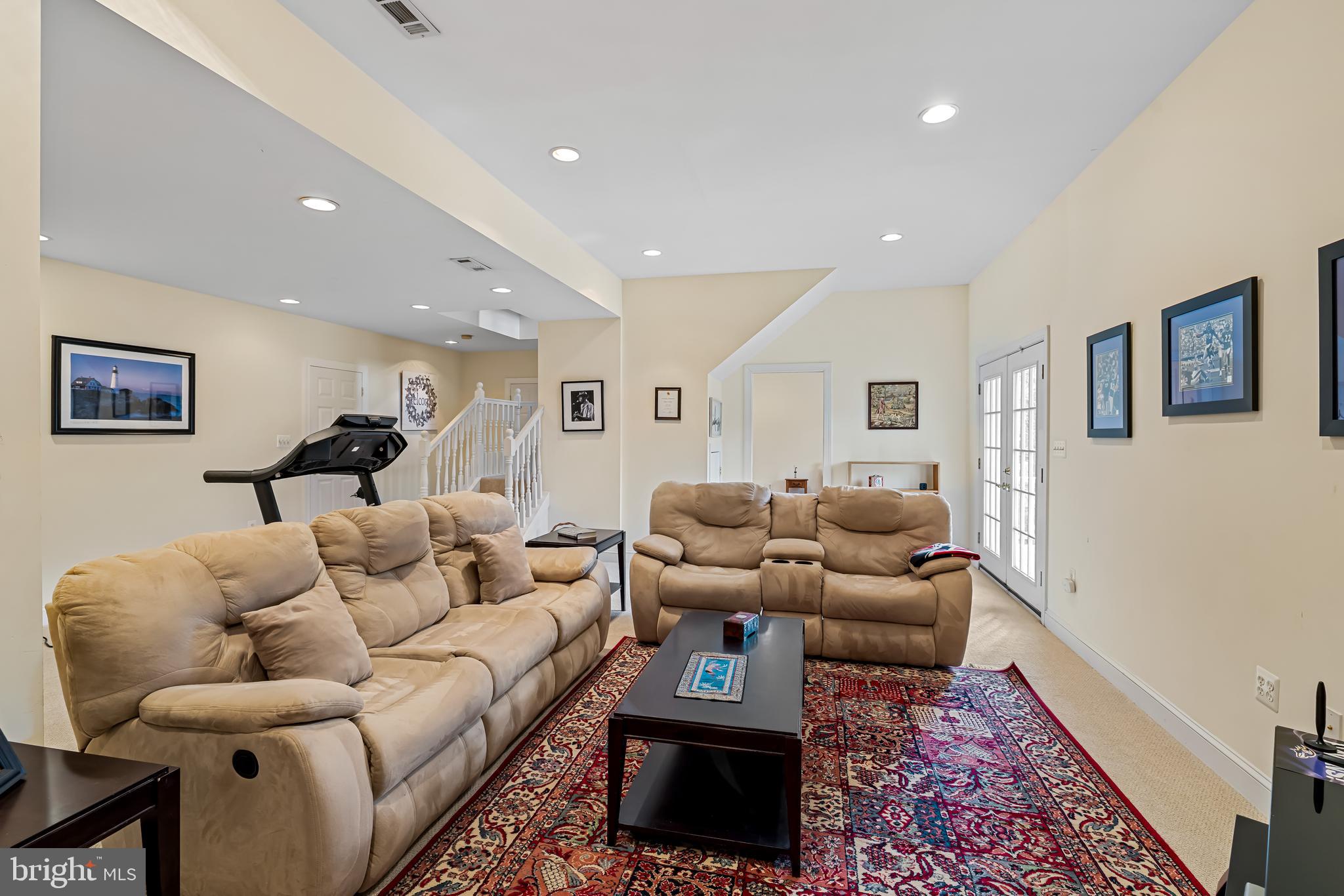 MOUNT WASHINGTON - Residential