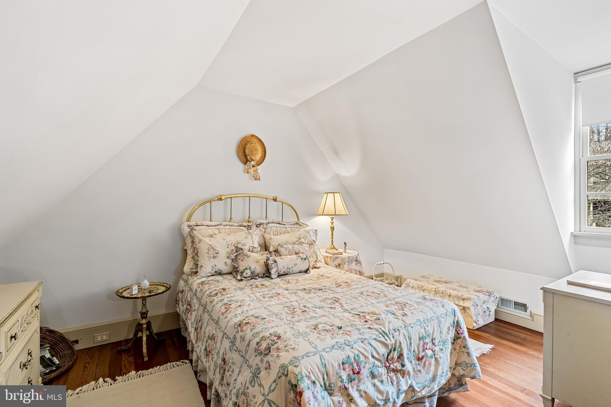 MOUNT WASHINGTON - Residential