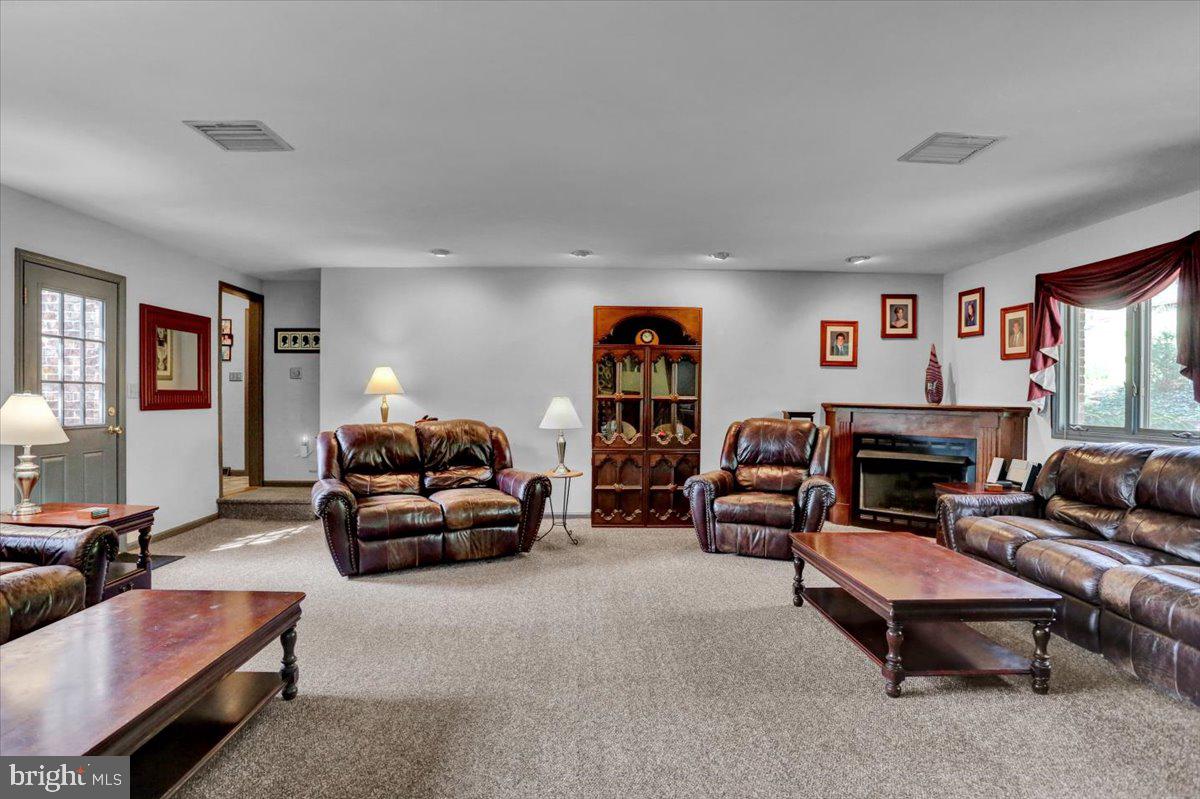 KNOLLWOOD - Residential