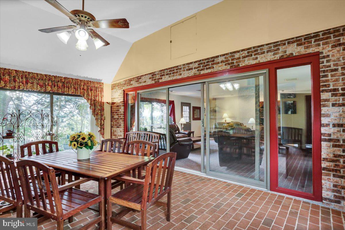 KNOLLWOOD - Residential