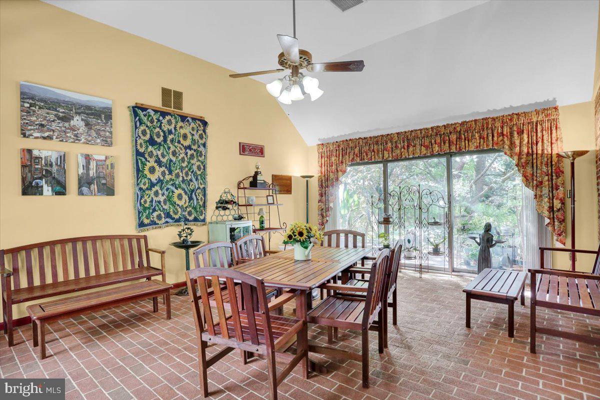 KNOLLWOOD - Residential