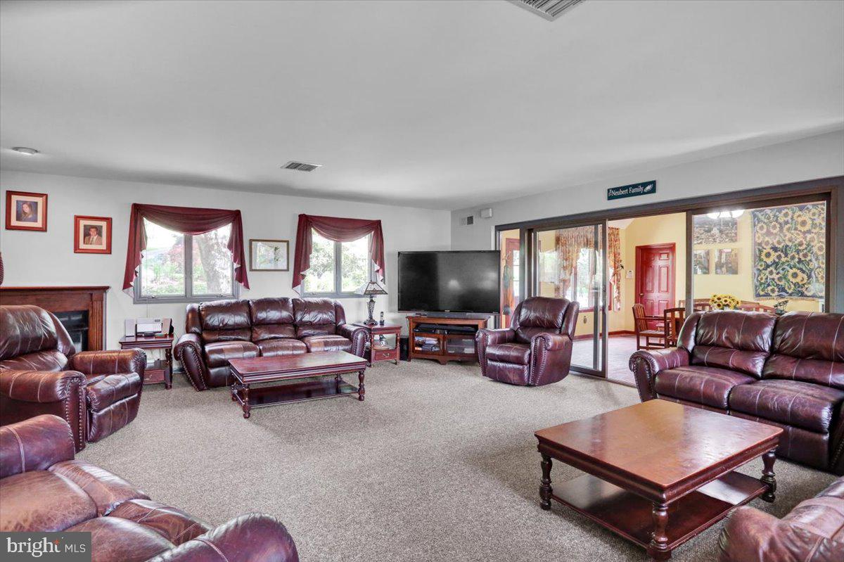 KNOLLWOOD - Residential