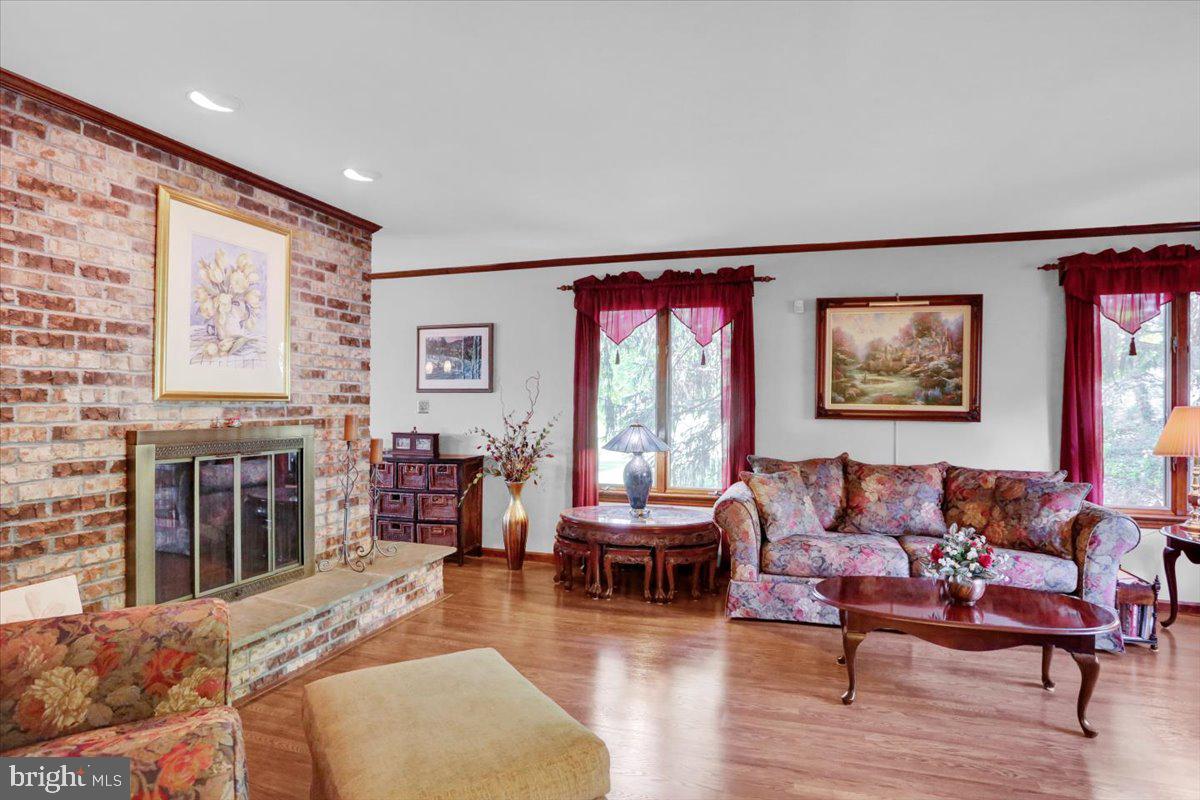 KNOLLWOOD - Residential