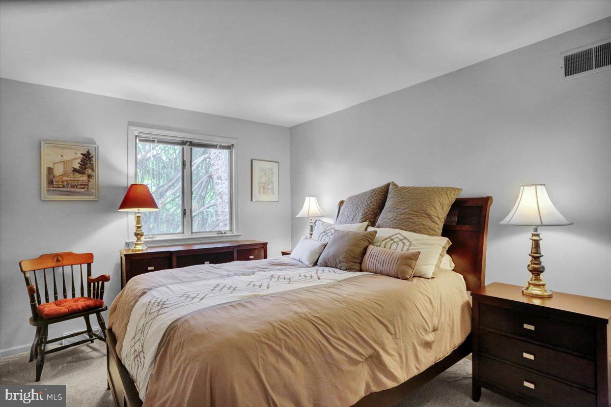 KNOLLWOOD - Residential