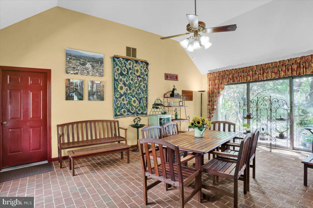 KNOLLWOOD - Residential